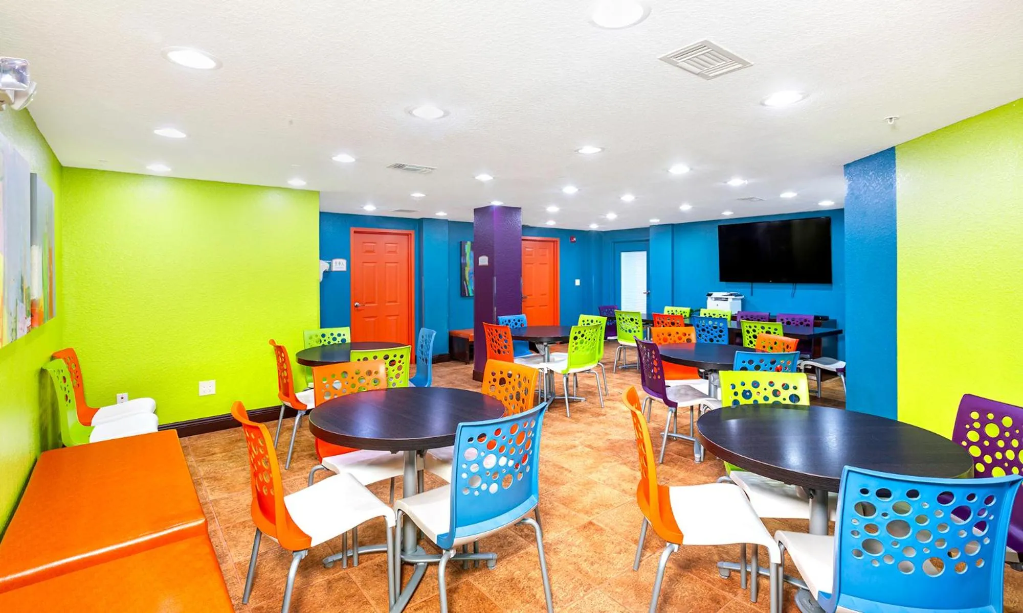 TV and multimedia in Mizner Place at Weston Town Center, Fort Lauderdale