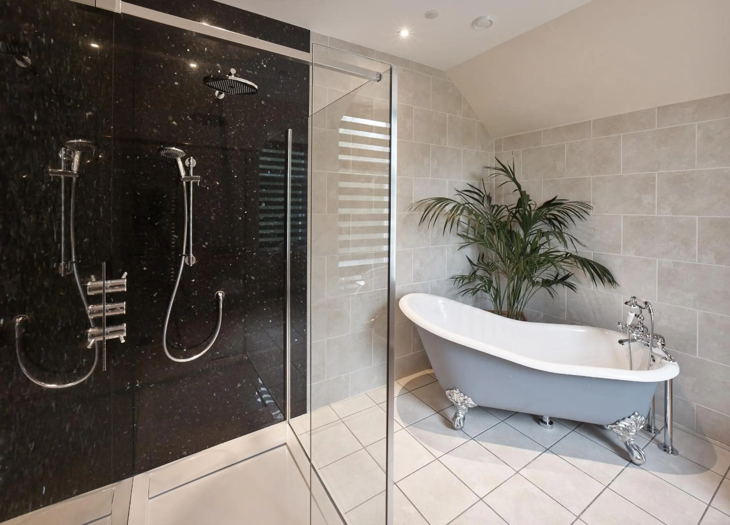 Bathroom in Tali Ayer