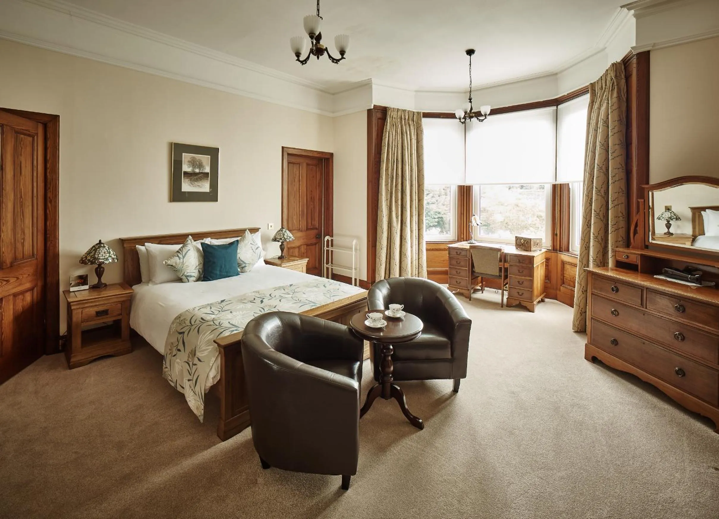 Bedroom, Bed in Tali Ayer