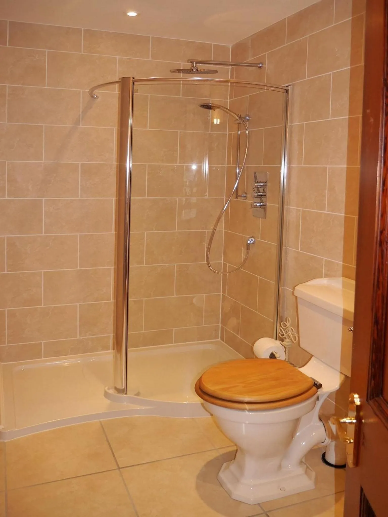 Bathroom in Tali Ayer