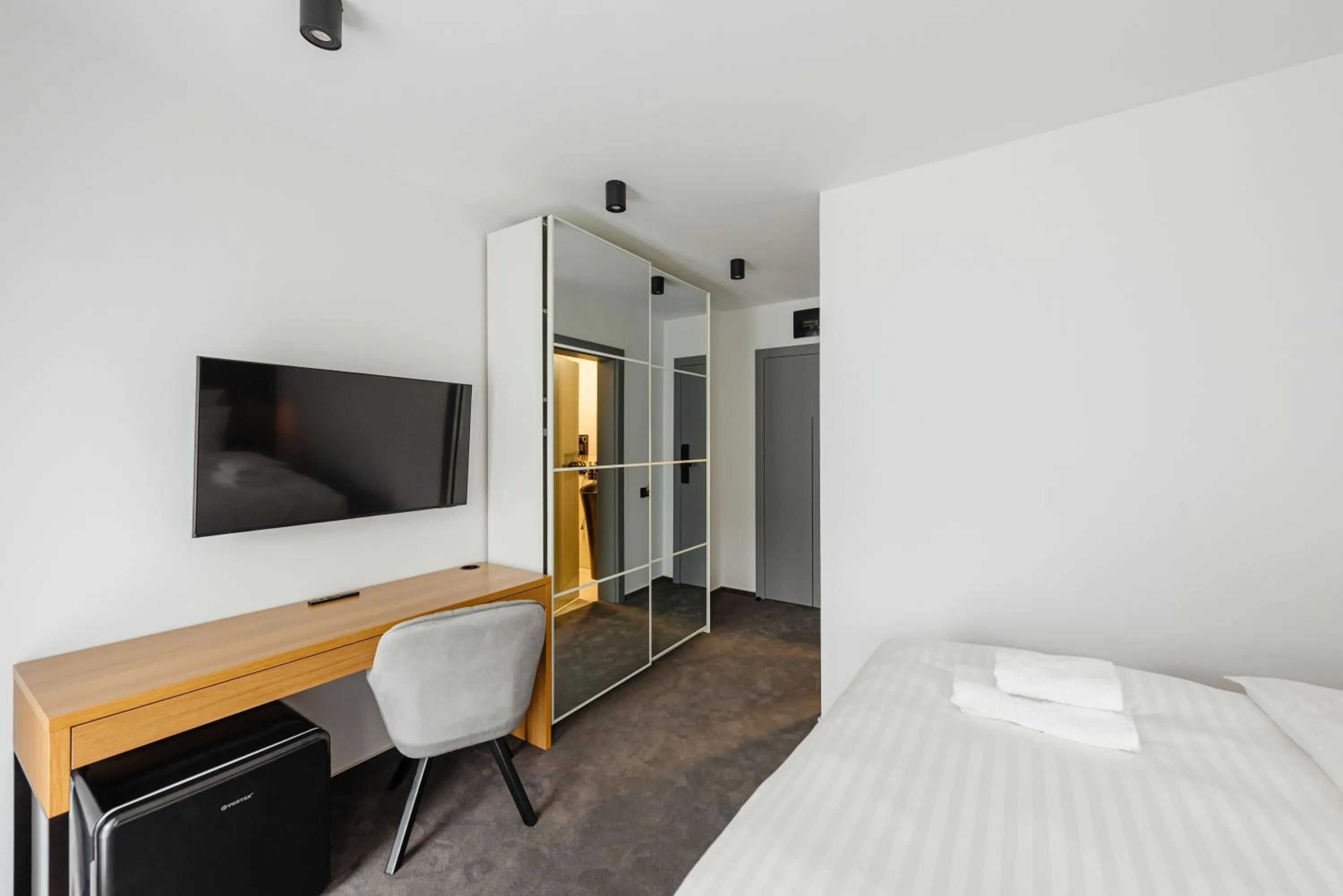 Bedroom, Bed in Terra Resort