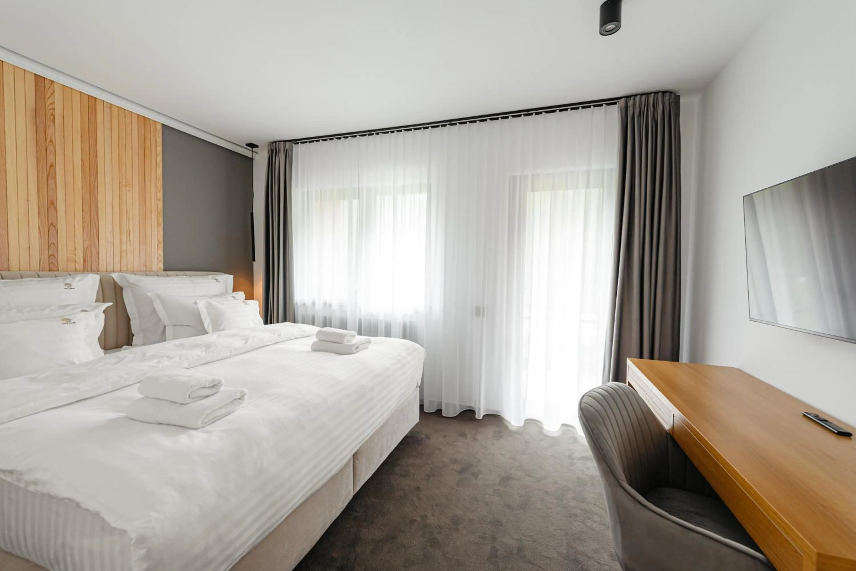 Bedroom, Bed in Terra Resort