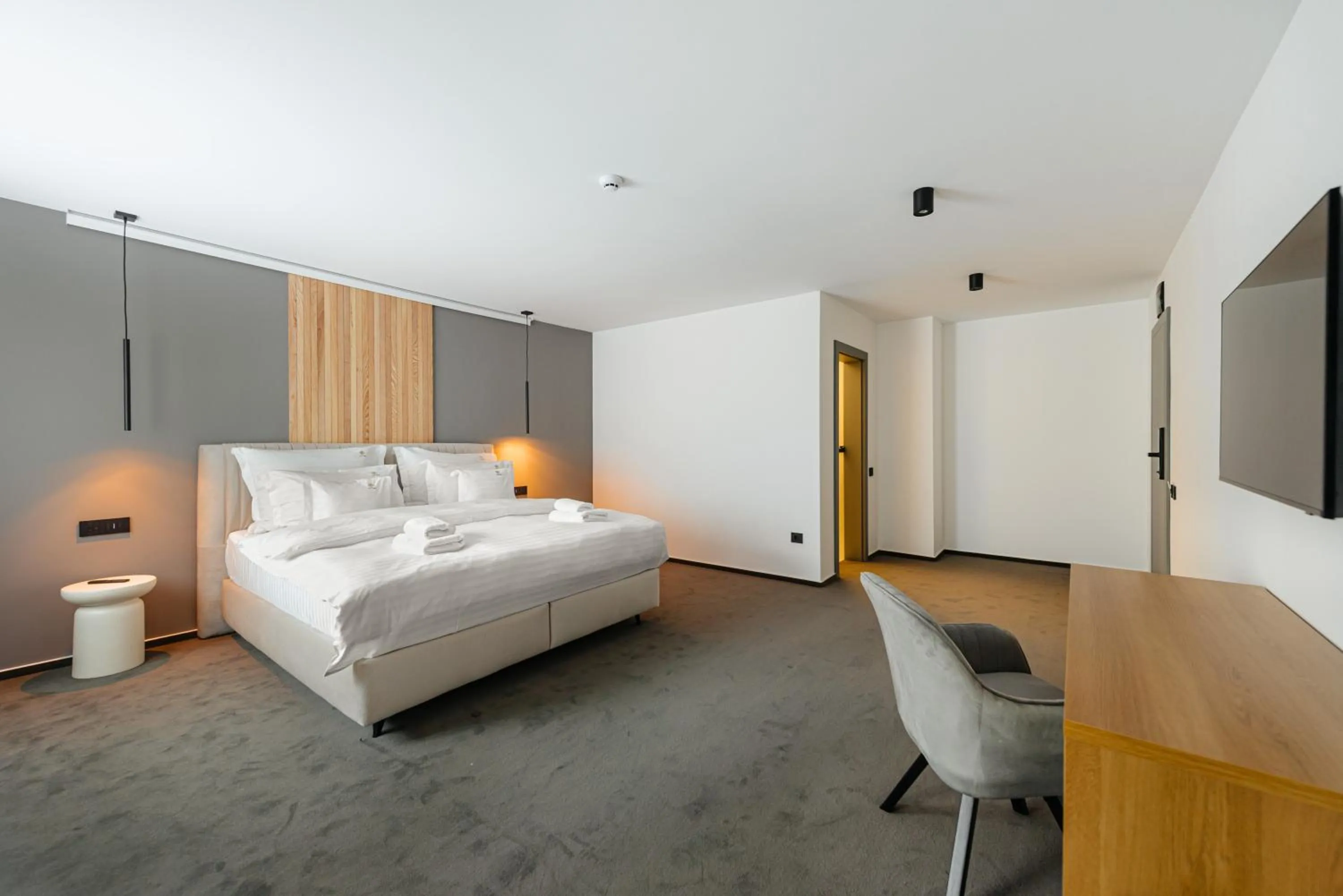 Bedroom, Bed in Terra Resort