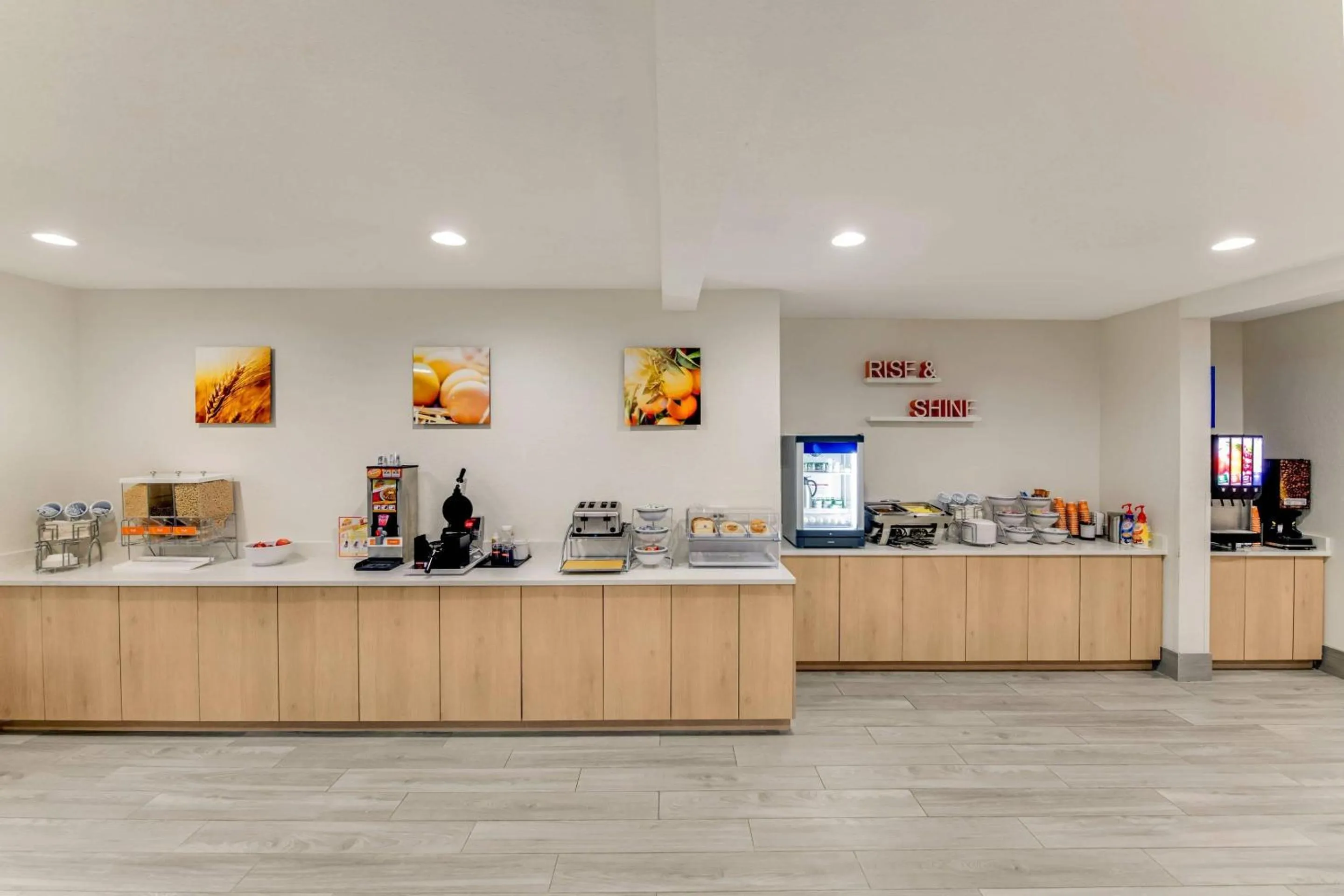 Breakfast in Comfort Inn & Suites Weston - Wausau