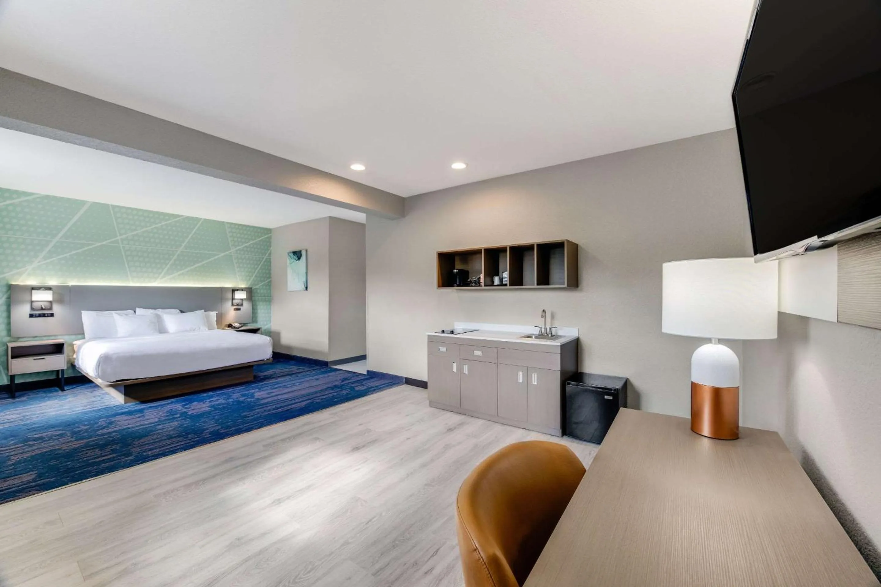 Bedroom, Bed in Comfort Inn & Suites Weston - Wausau