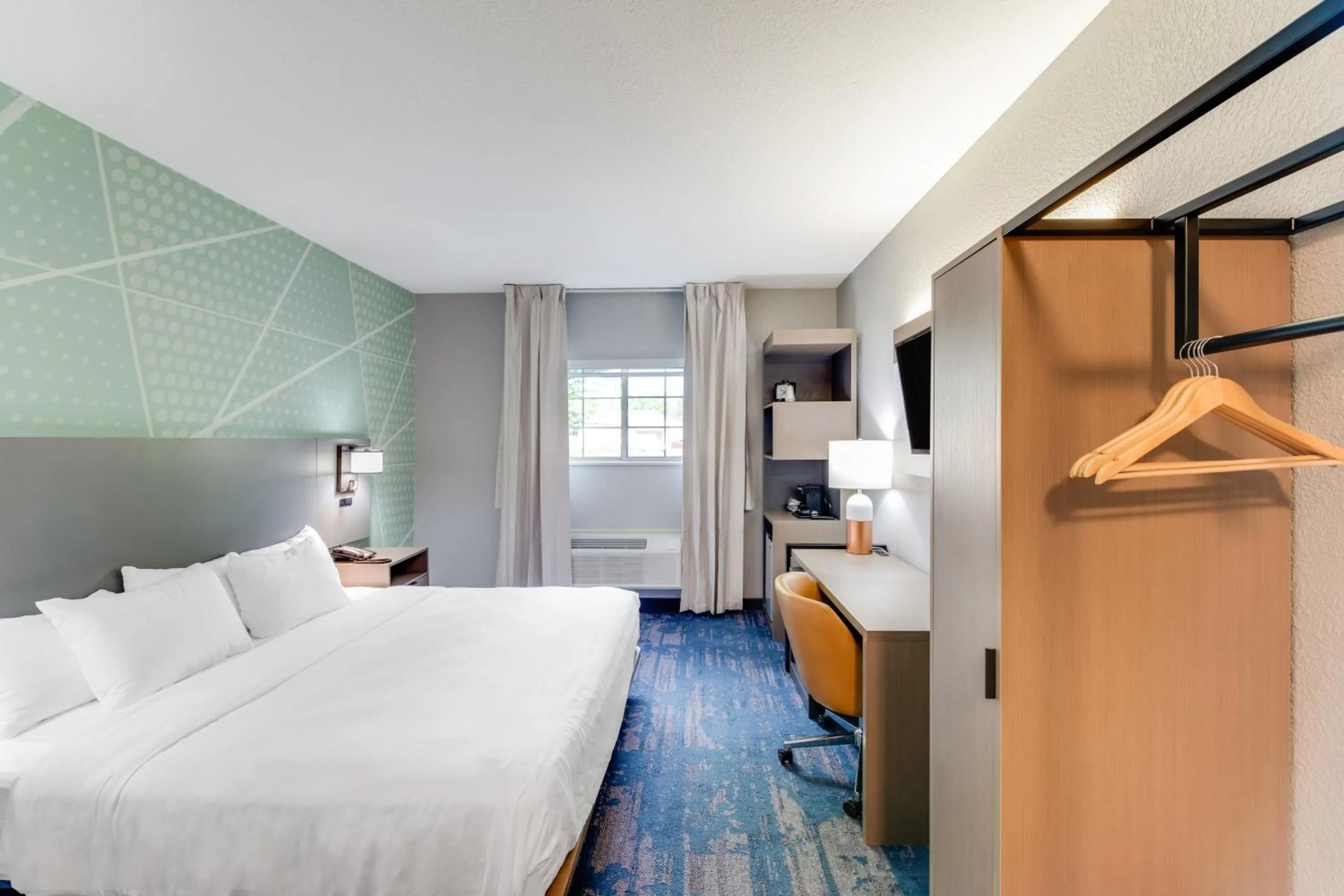 Photo of the whole room, Bed in Comfort Inn & Suites Weston - Wausau