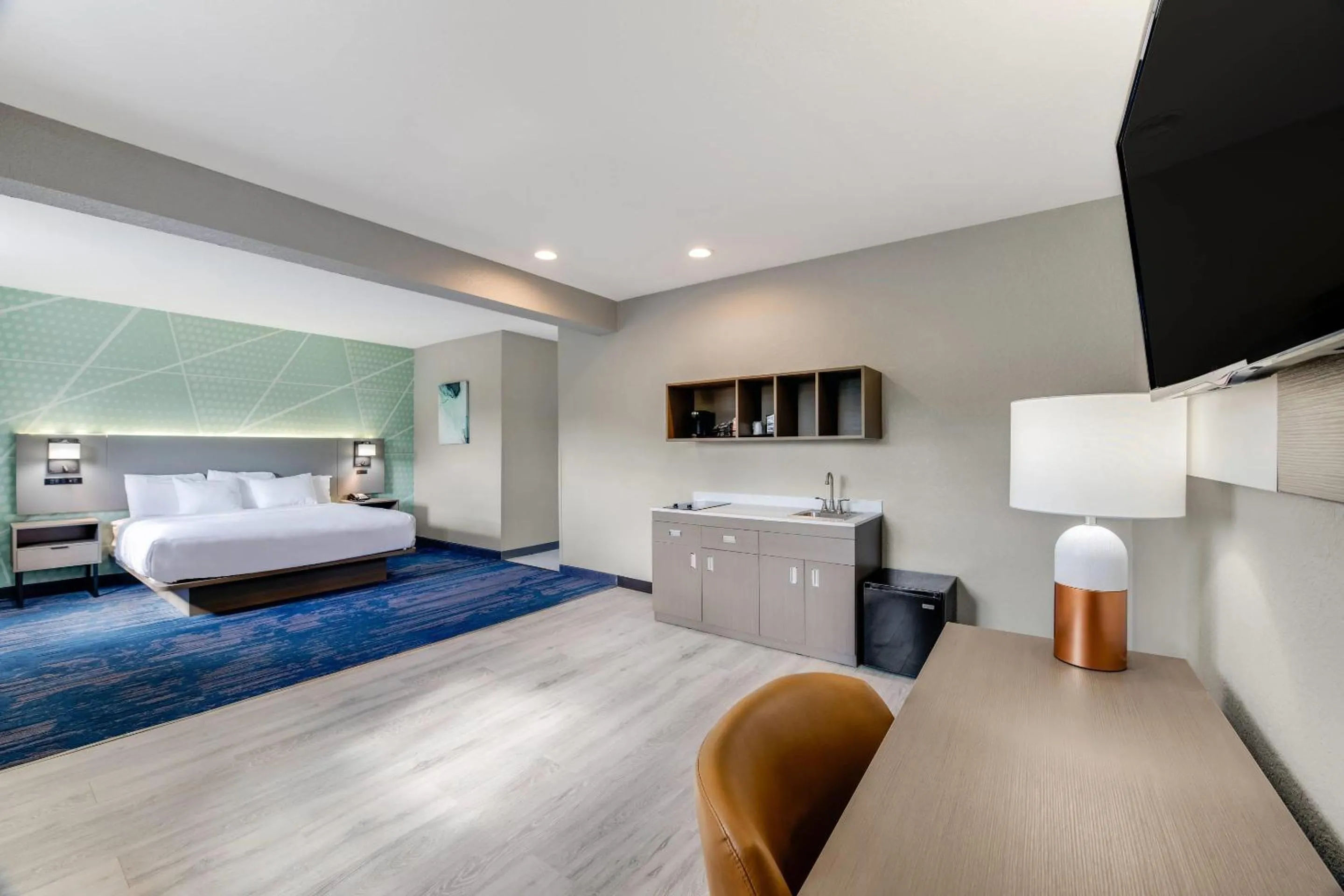 Bedroom, Bed in Comfort Inn & Suites Weston - Wausau