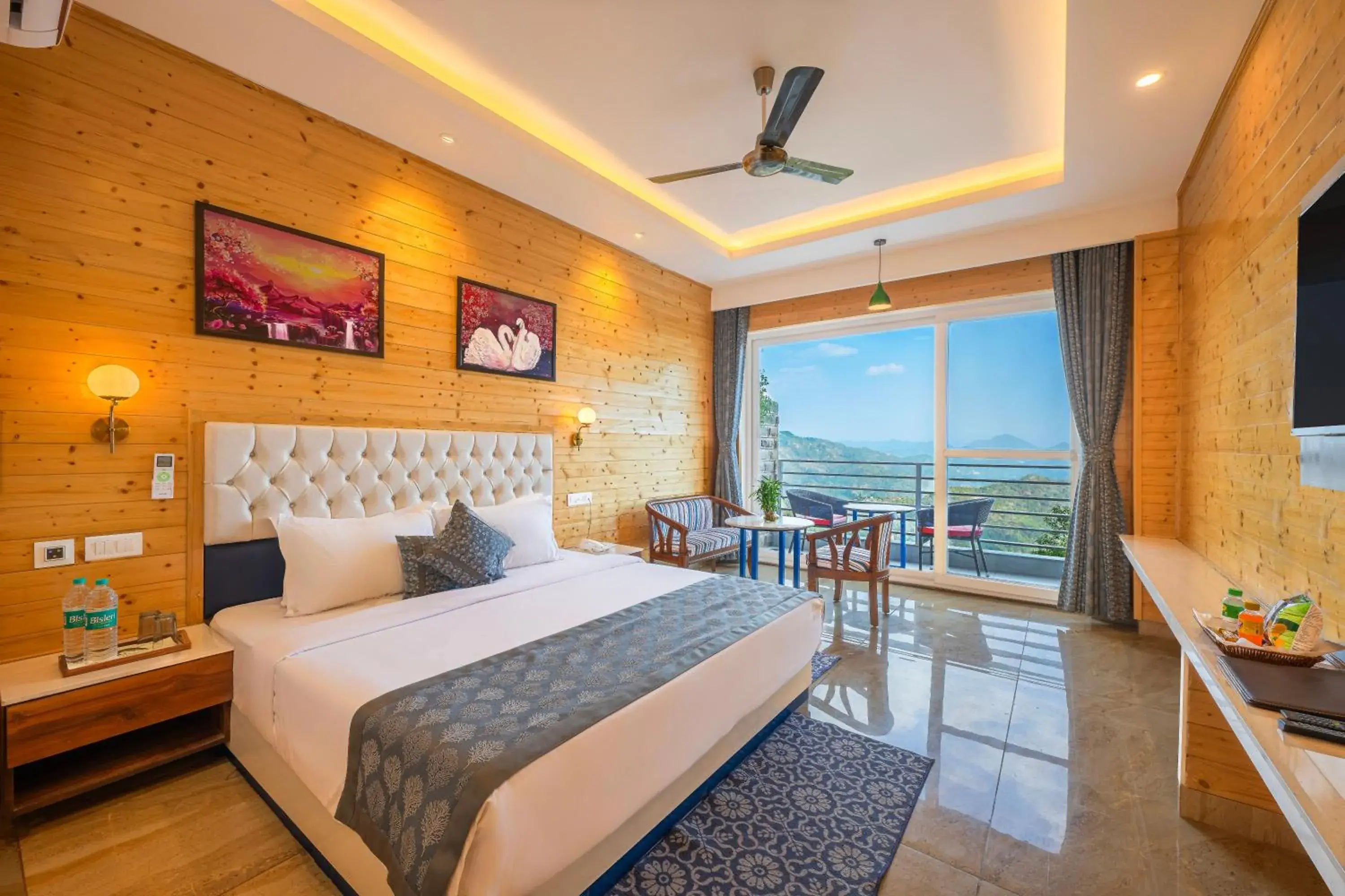 King Room with Mountain View in Hotel Wood Stock Luxury - A Boutique Property - Penthouse - Open Air Restaurant & Terrace King Room with Mountain View in Hotel Wood Stock Luxury - A Boutique Property - Penthouse - Open Air Restaurant & Terrace