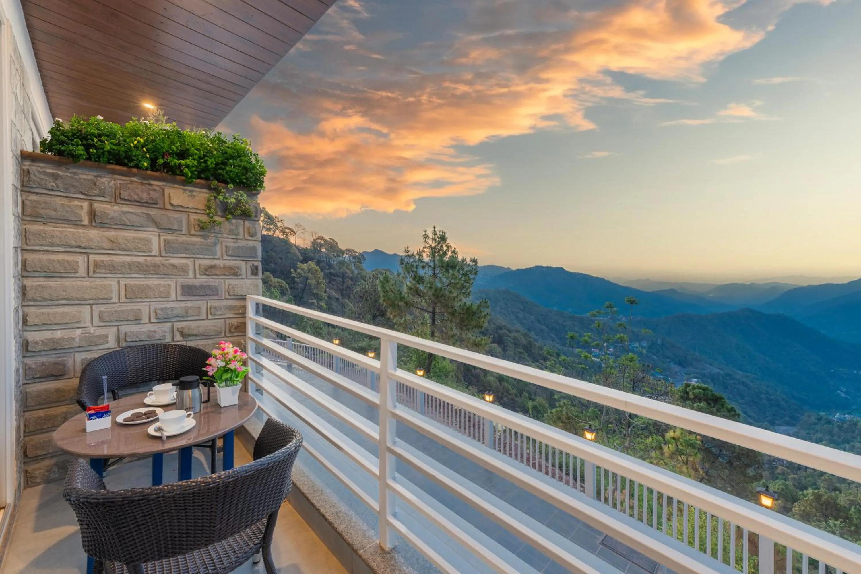 Natural landscape in Hotel Wood Stock Luxury - A Boutique Property - Penthouse - Open Air Restaurant & Terrace