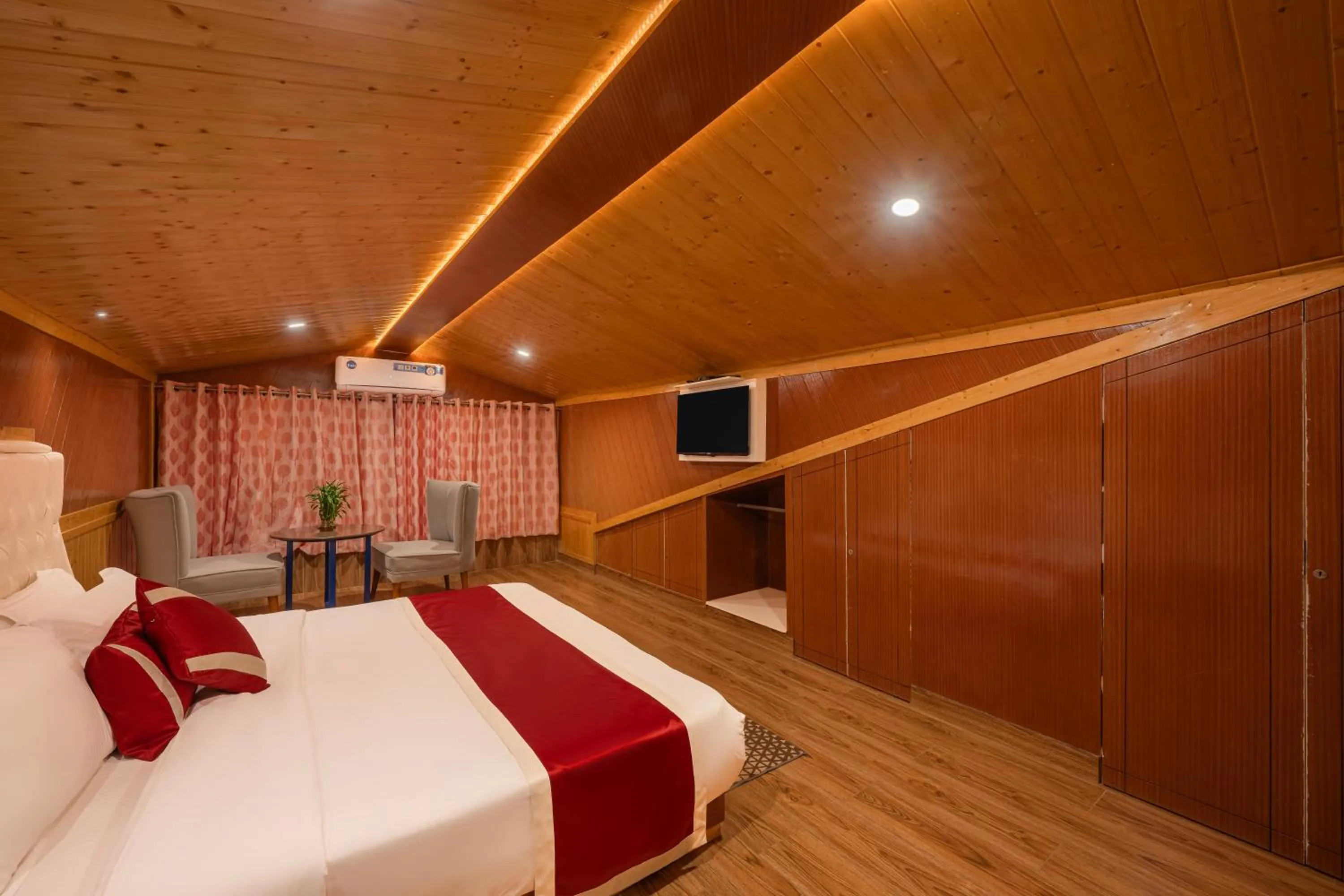 Bed in Hotel Wood Stock Luxury - A Boutique Property - Penthouse - Open Air Restaurant & Terrace