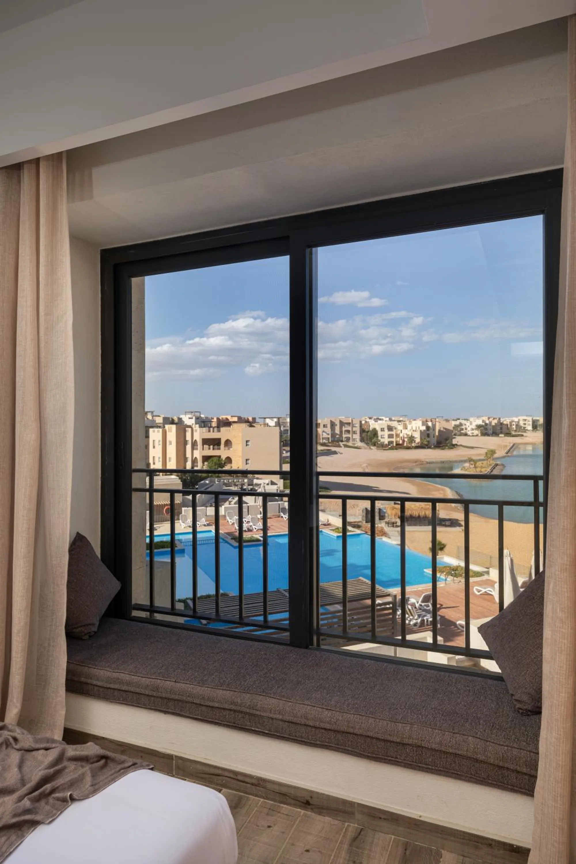 Bed in Creek Hotel and Residences El Gouna