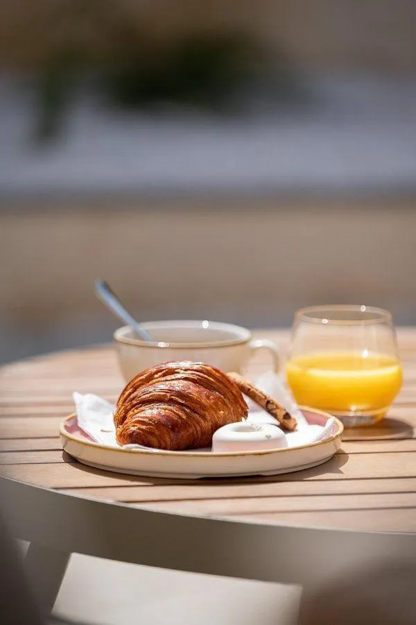 Food and drinks in Hôtel Le Ribéral