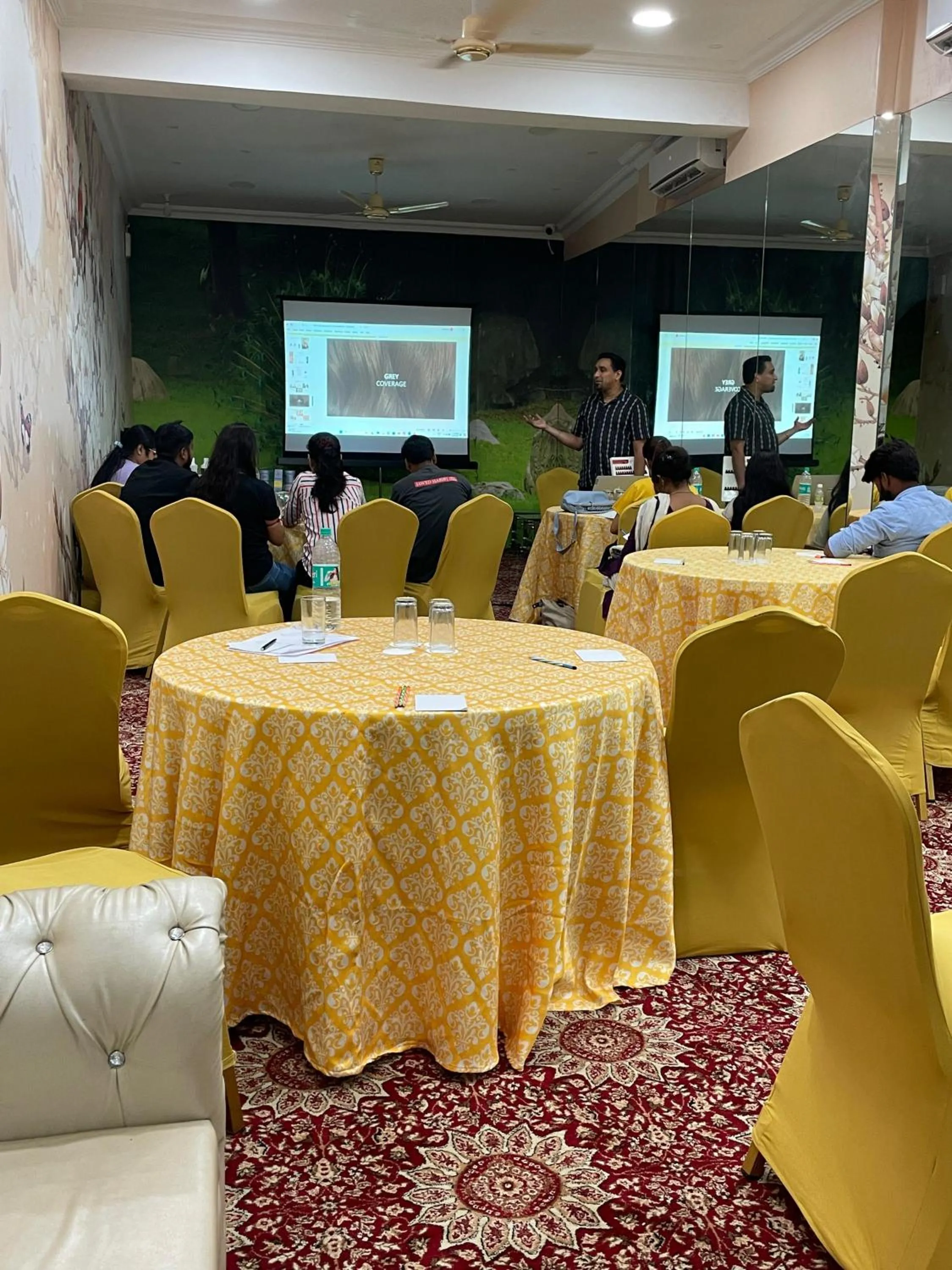 Banquet/Function facilities in Hotel Seth Murlidhar Seva Sadan-Near Prem Mandir