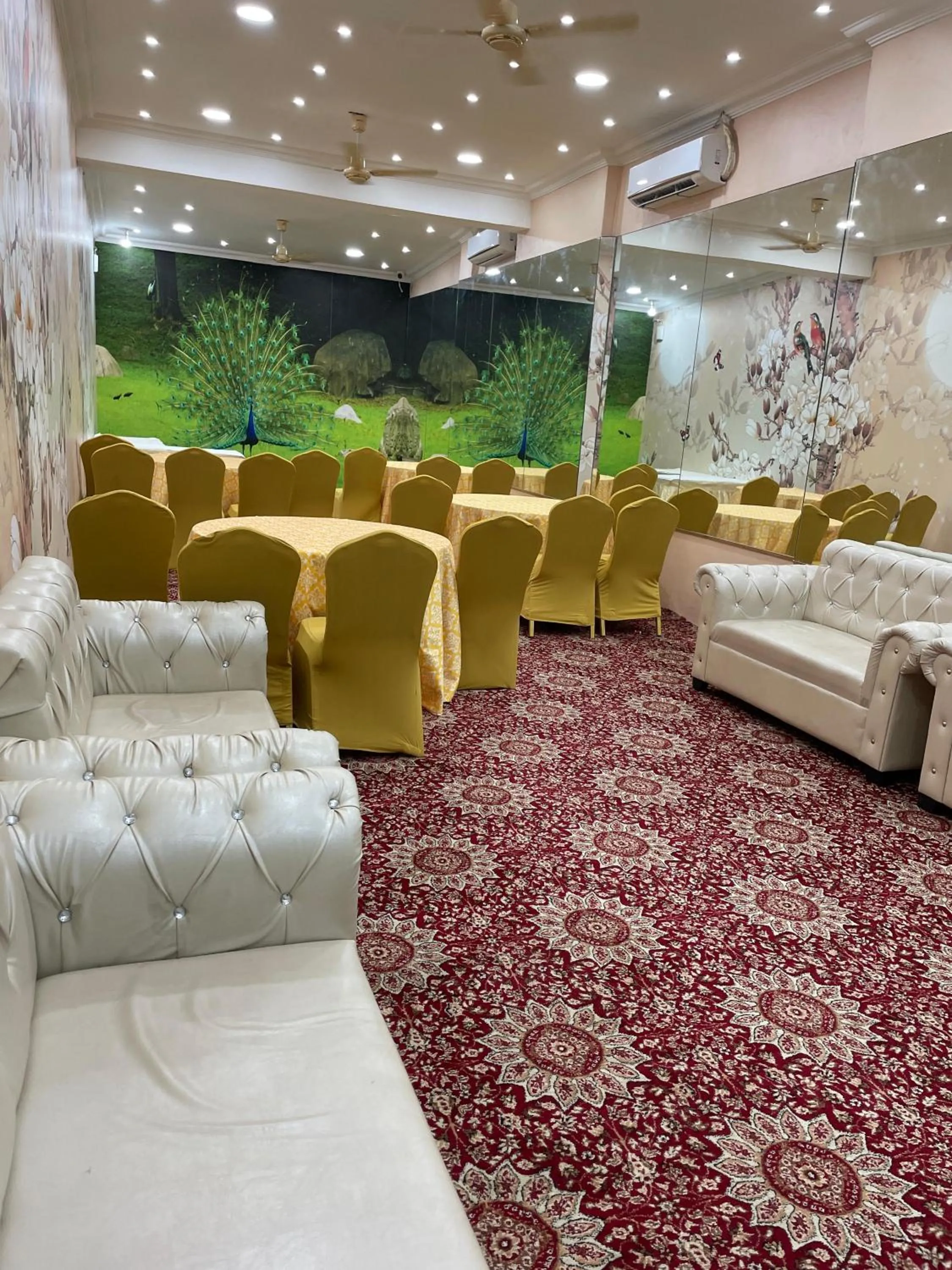 Banquet/Function facilities in Hotel Seth Murlidhar Seva Sadan-Near Prem Mandir
