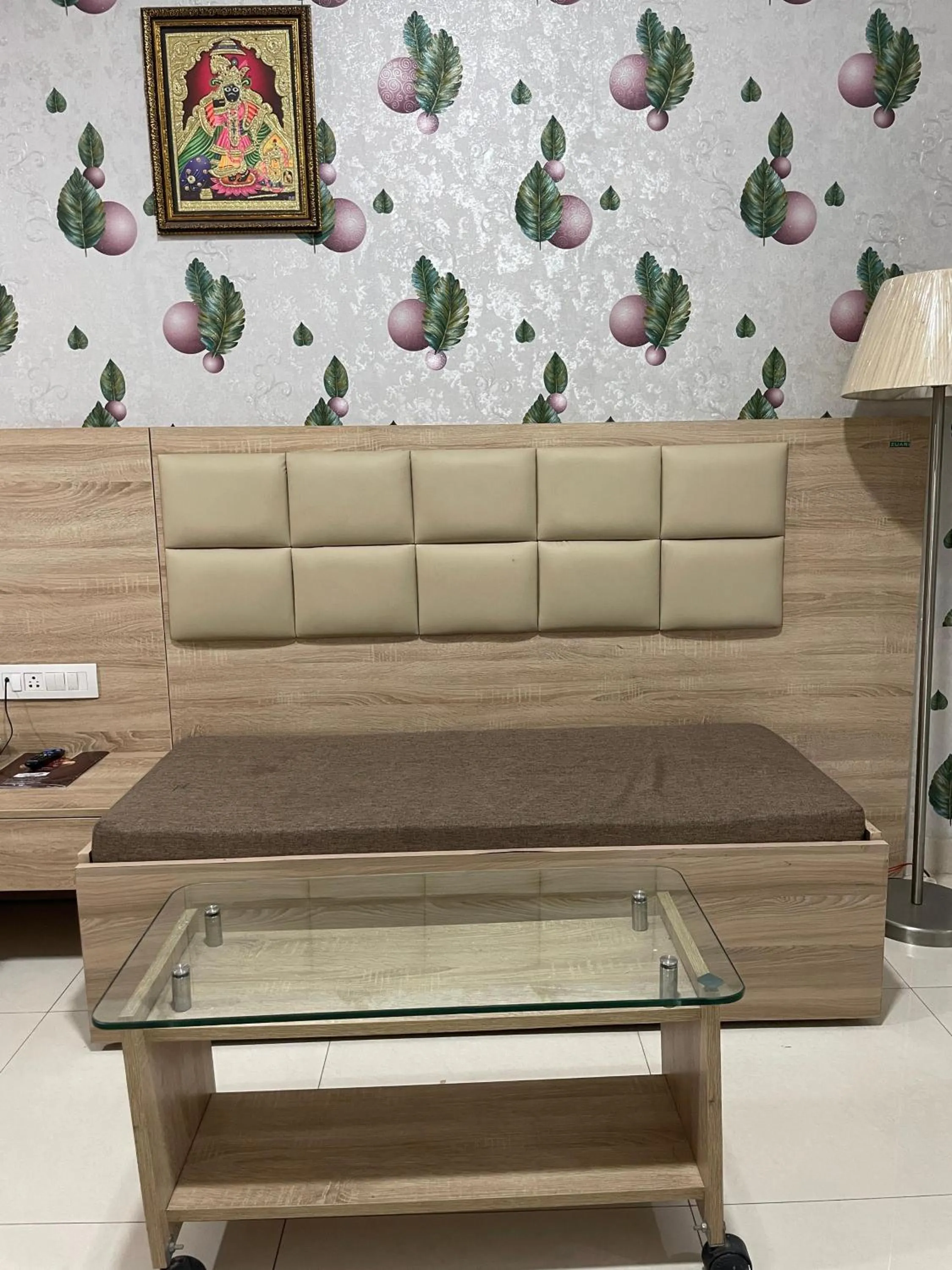 Seating area in Hotel Seth Murlidhar Seva Sadan-Near Prem Mandir