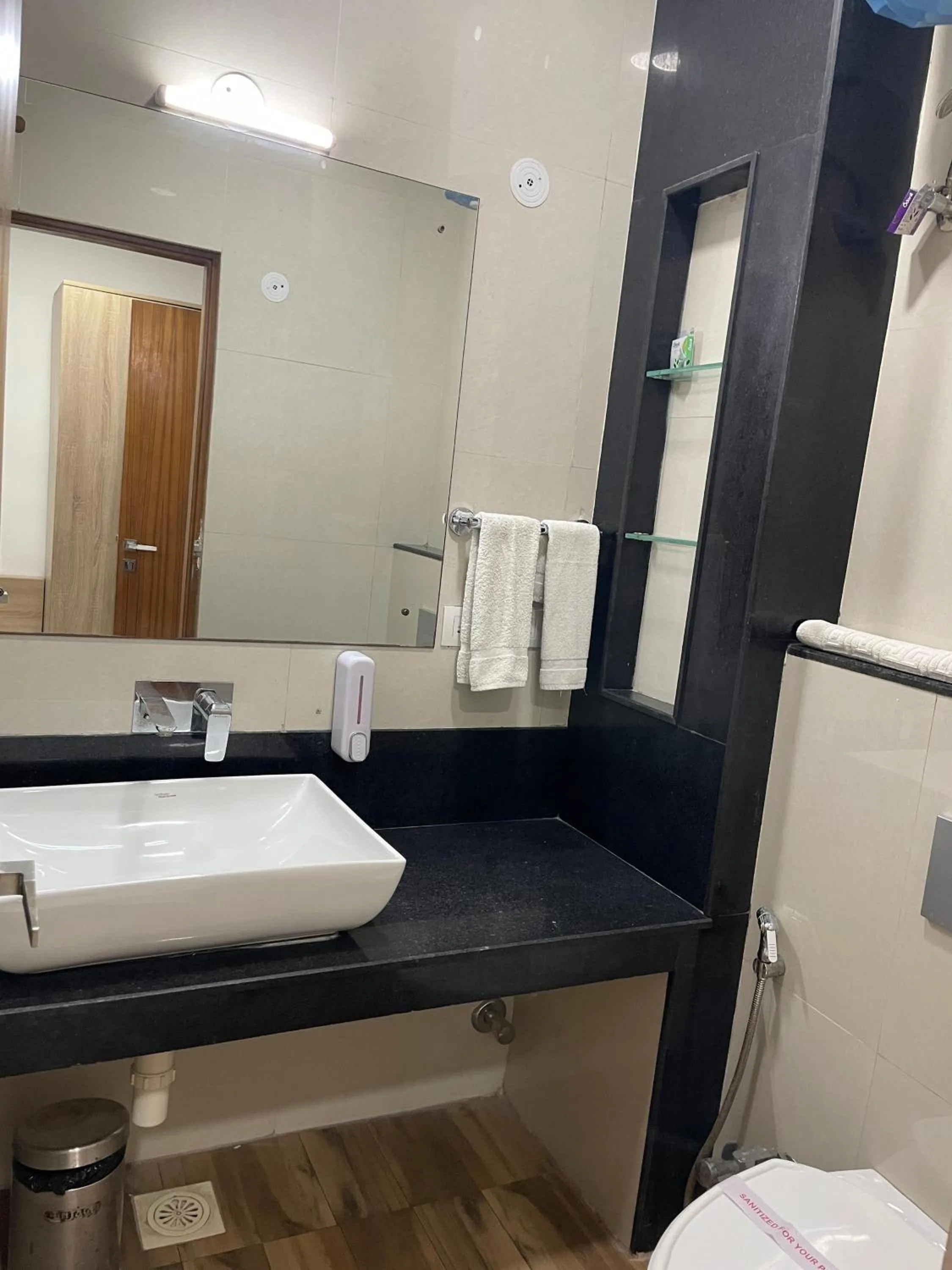 Toilet in Hotel Seth Murlidhar Seva Sadan-Near Prem Mandir