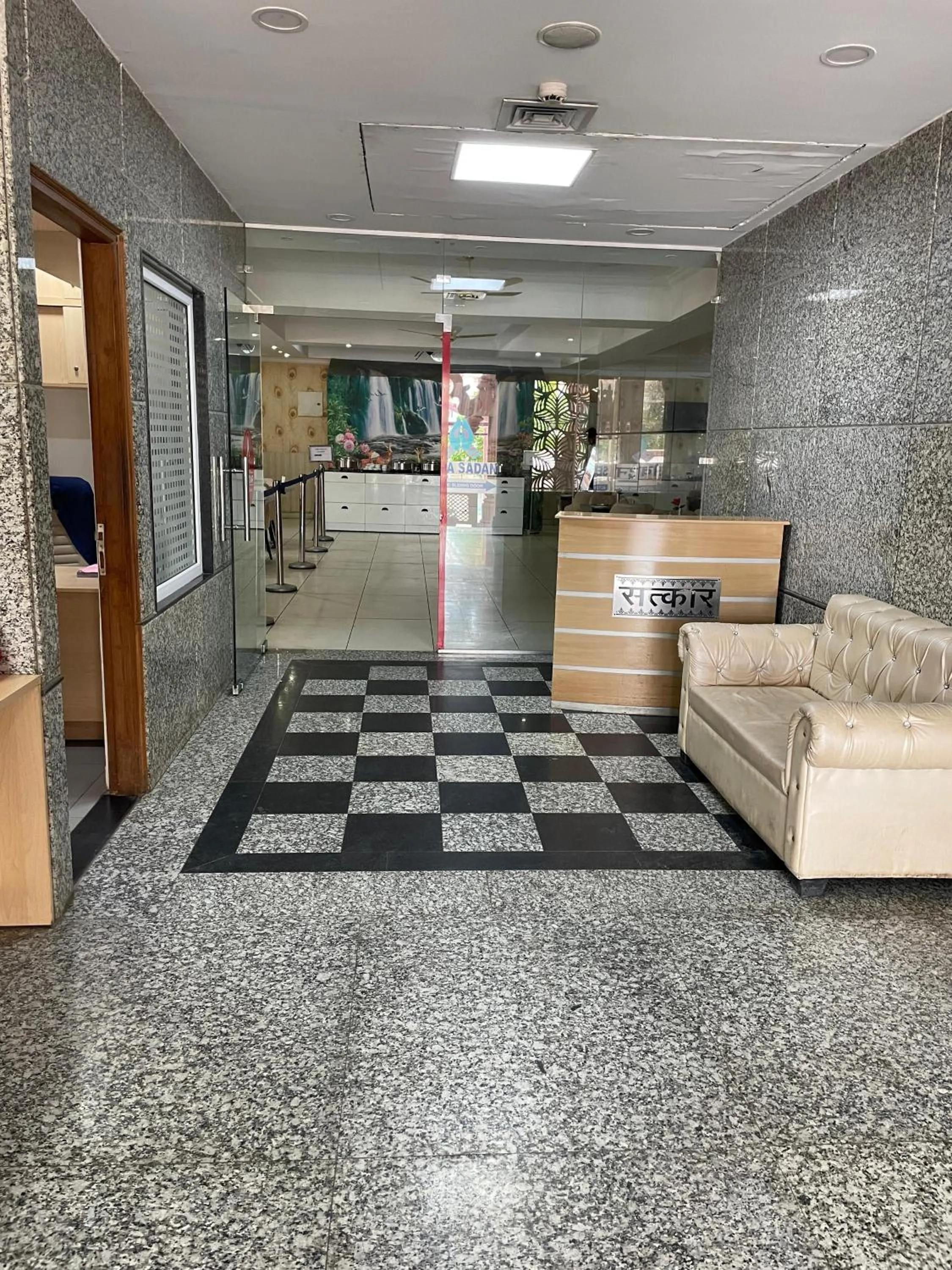 Lobby or reception in Hotel Seth Murlidhar Seva Sadan-Near Prem Mandir