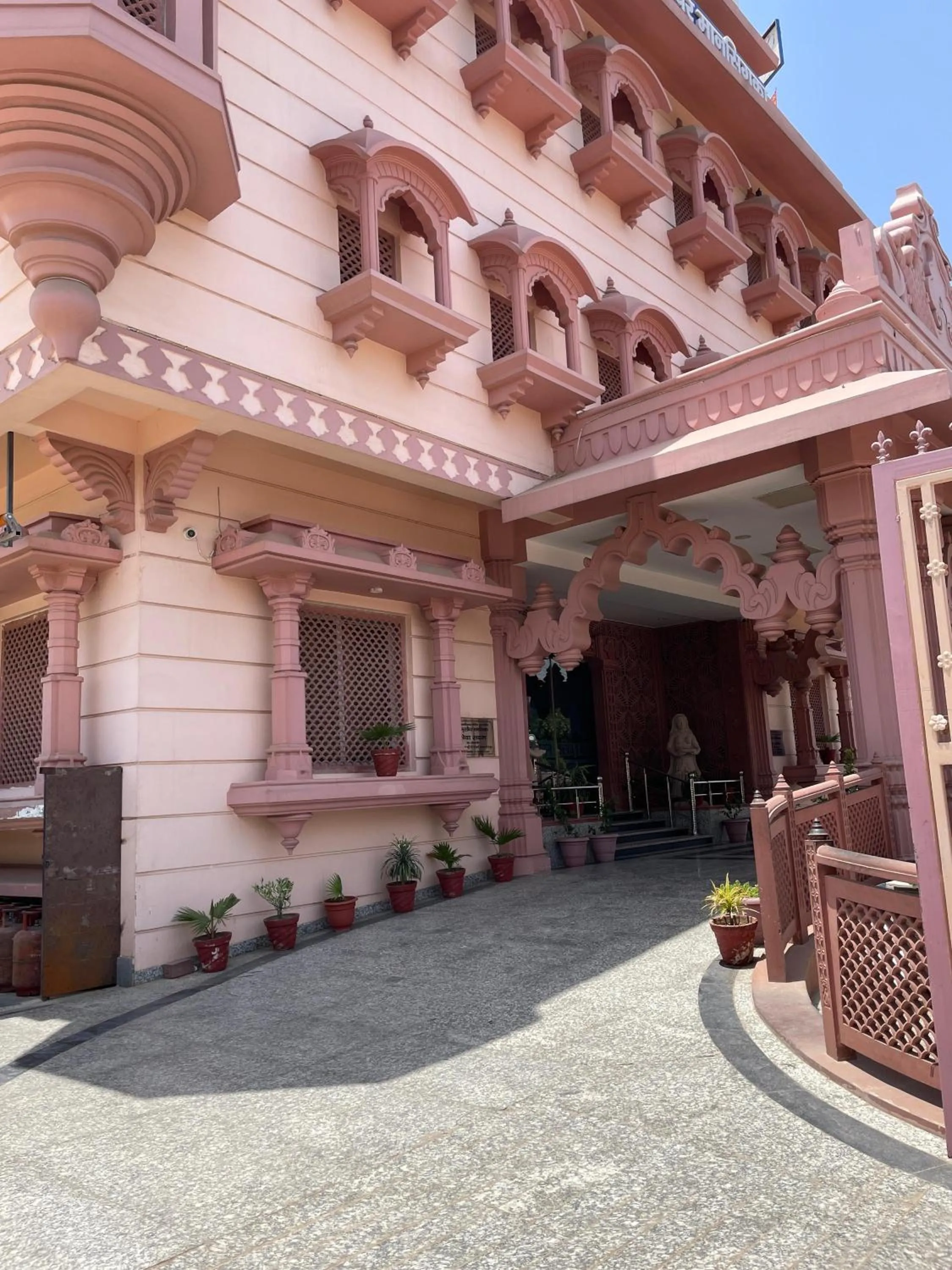 Property building in Hotel Seth Murlidhar Seva Sadan-Near Prem Mandir