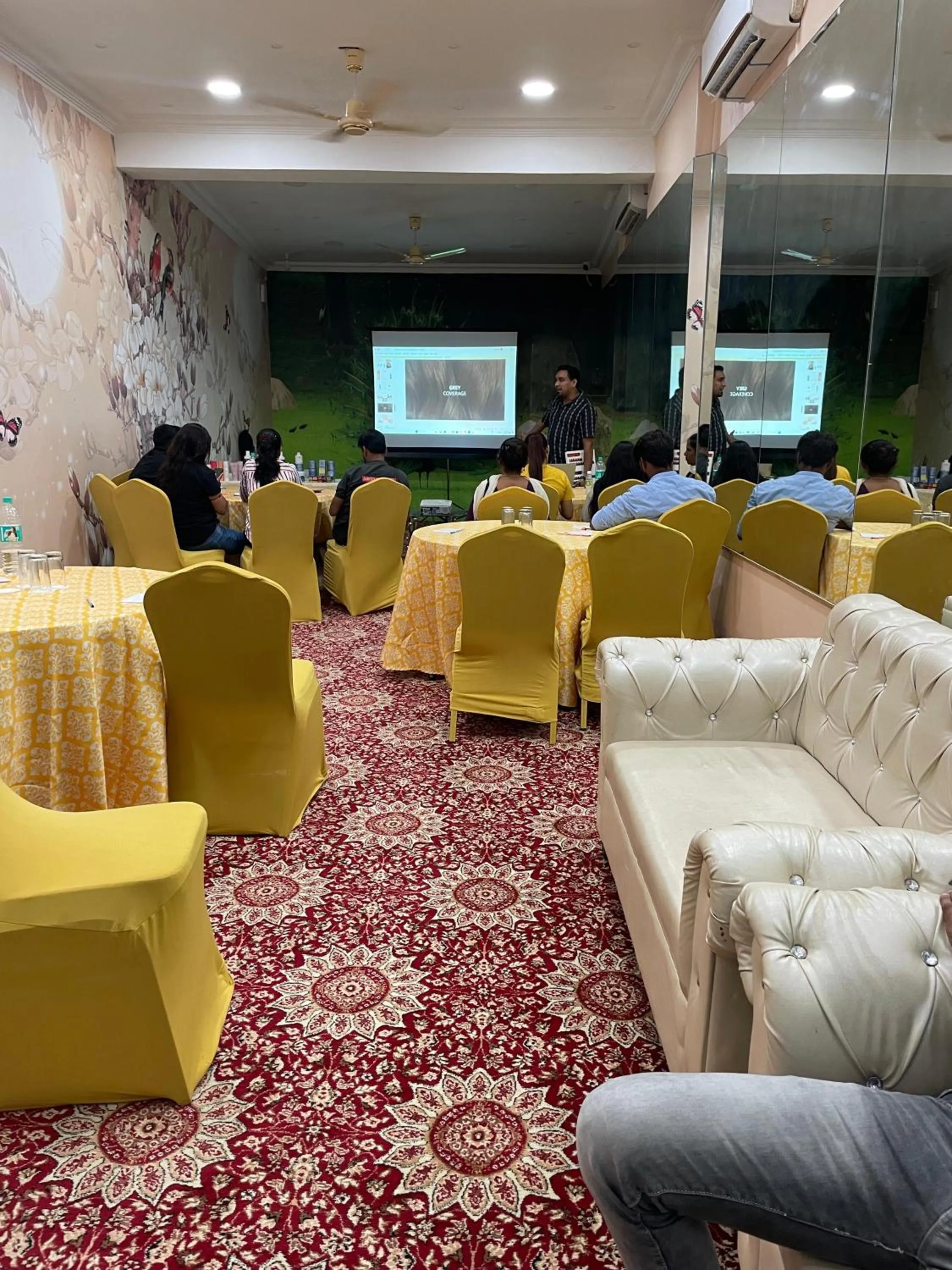 Banquet/Function facilities in Hotel Seth Murlidhar Seva Sadan-Near Prem Mandir