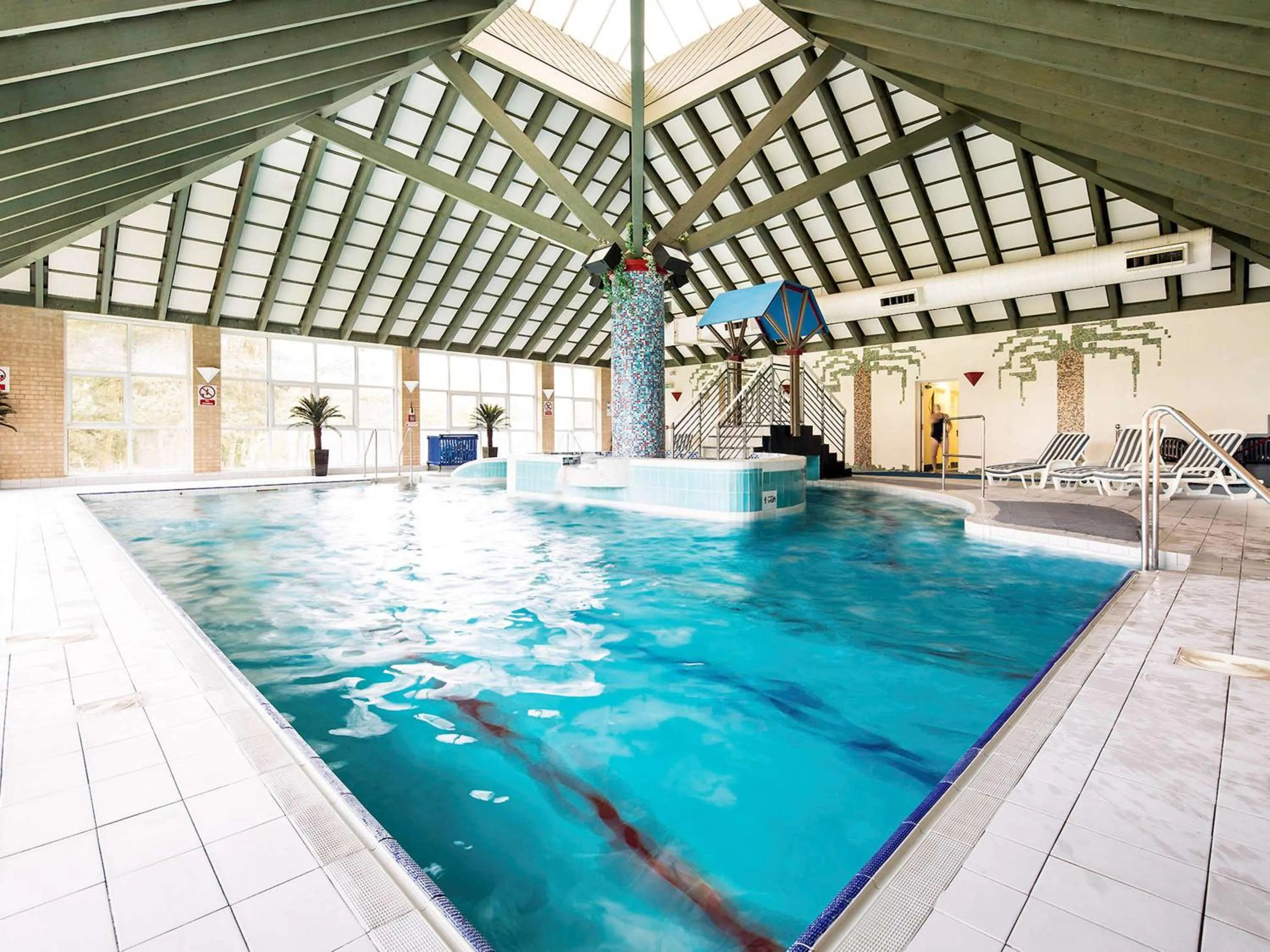 Spa and wellness centre/facilities, Swimming Pool in Mercure Leeds Parkway Hotel