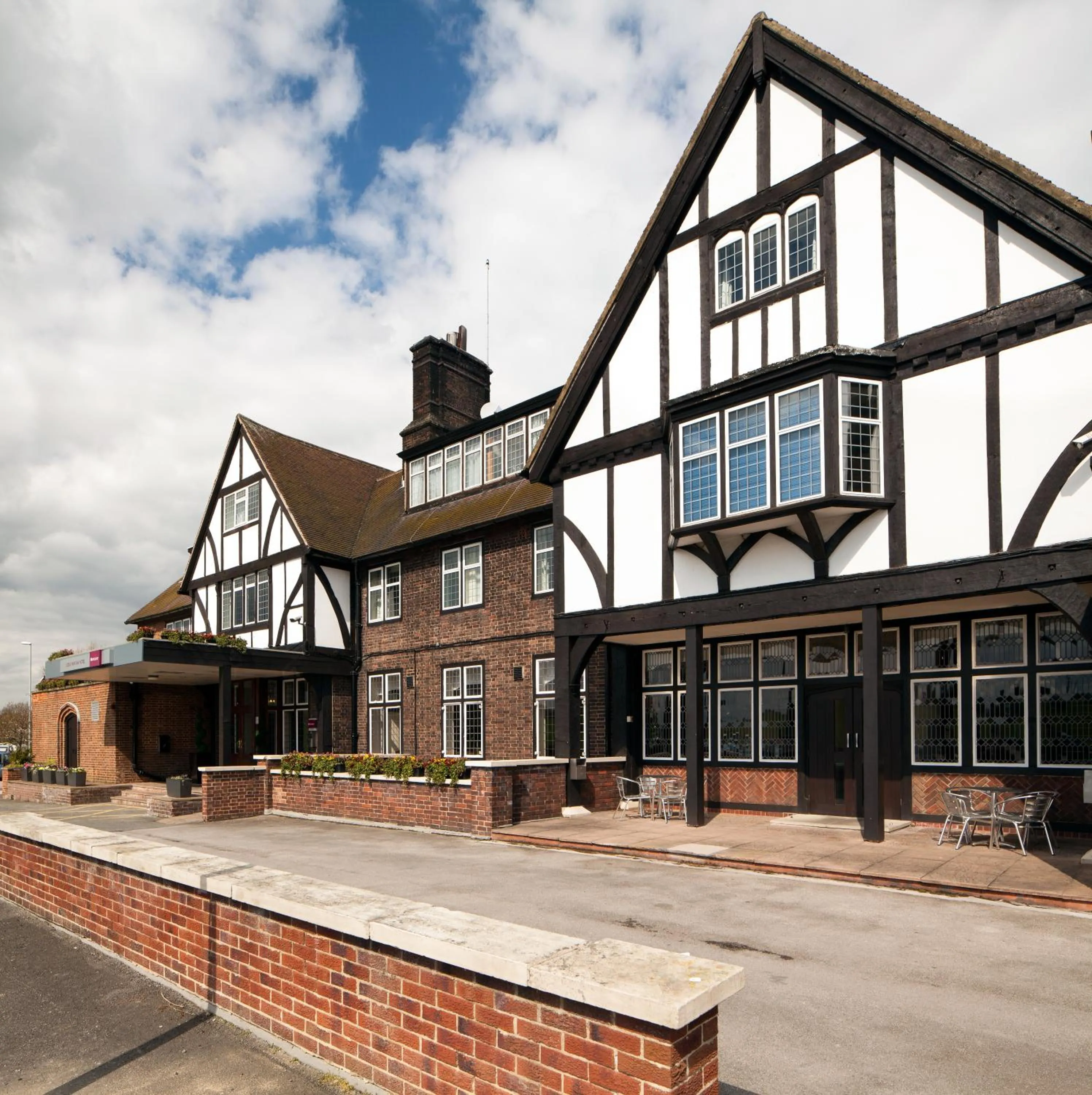 Property Building in Mercure Leeds Parkway Hotel
