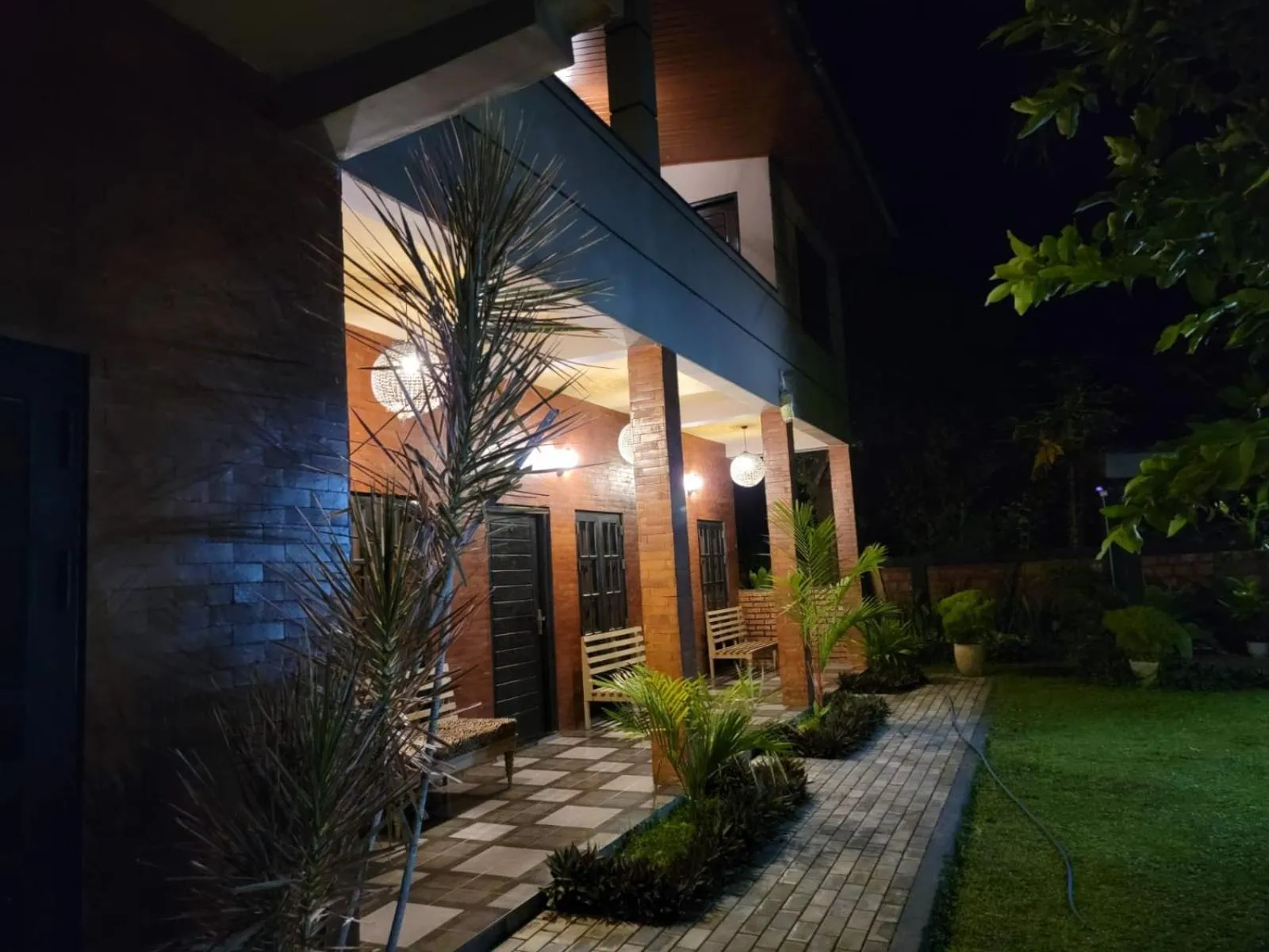 Property building in Edwin's Airport Garden