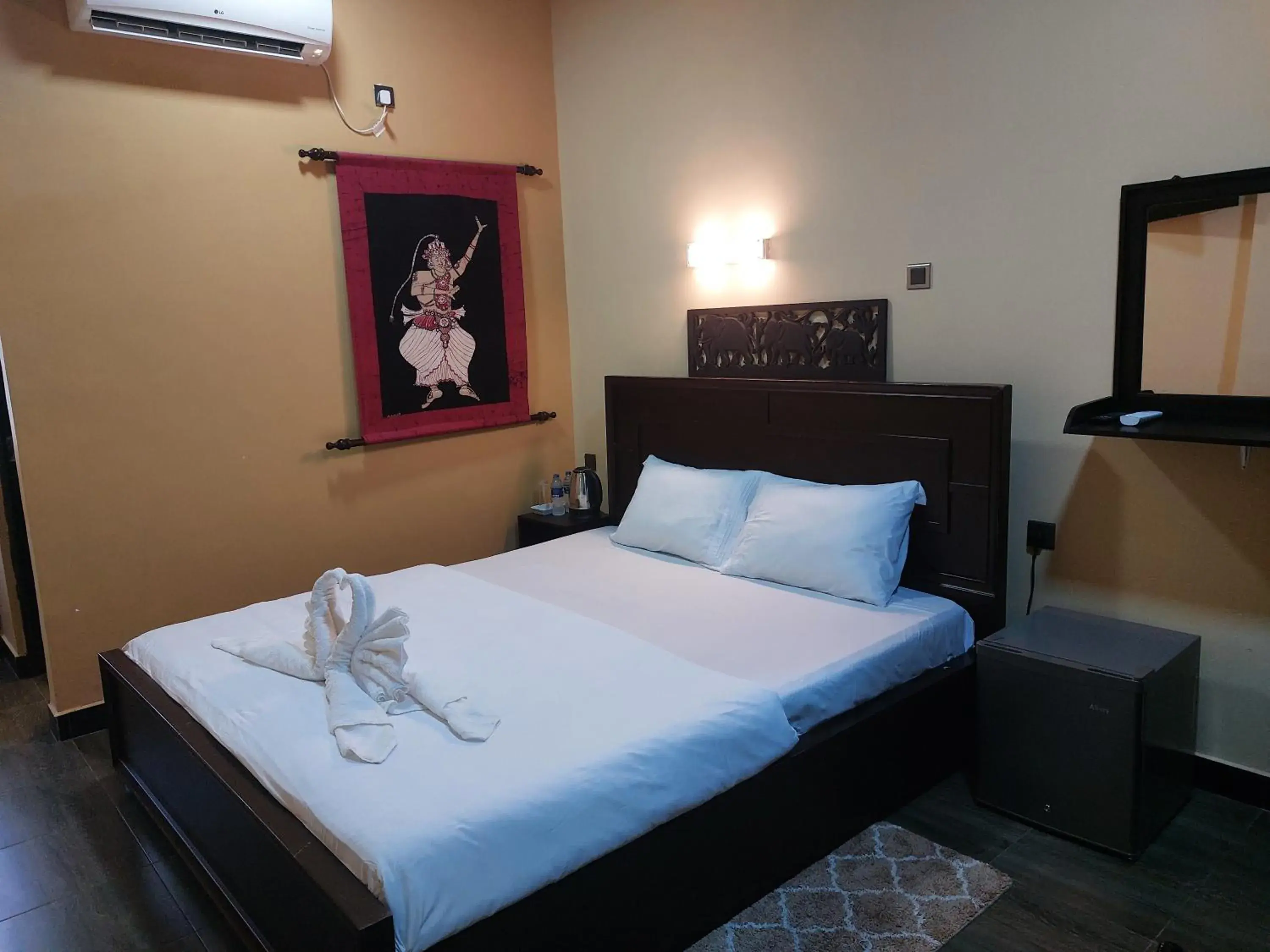 Deluxe Double Room - single occupancy in Edwin's Airport Garden Deluxe Double Room - single occupancy in Edwin's Airport Garden