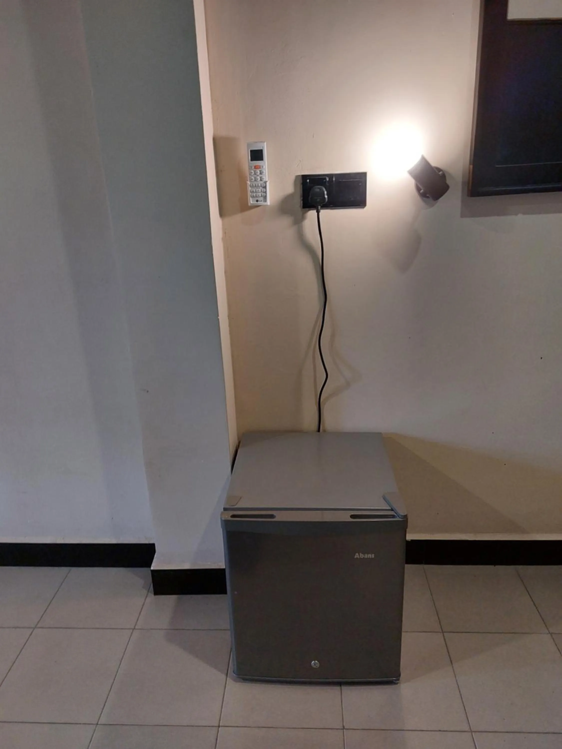 oven in Edwin's Airport Garden