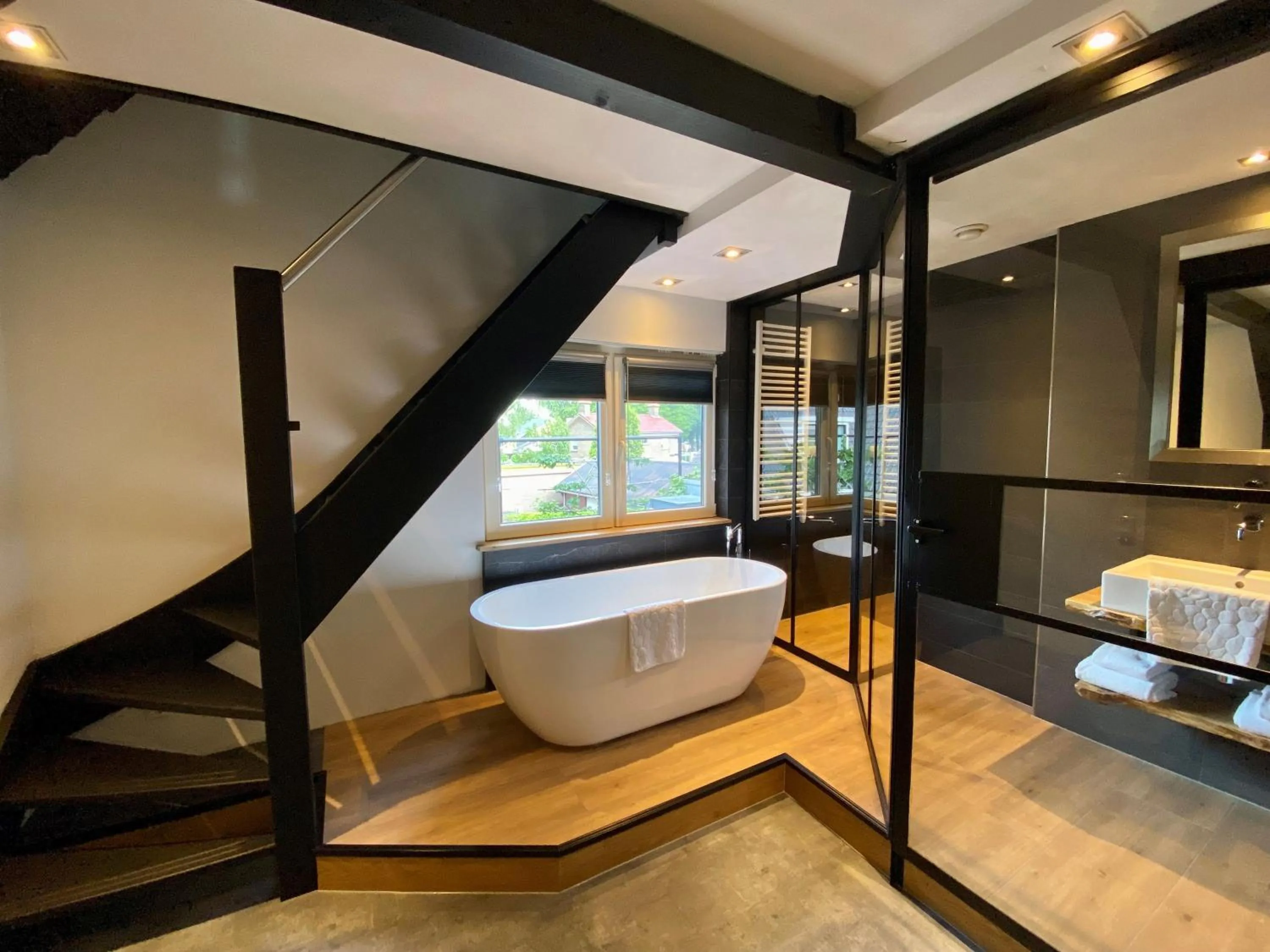 Bathroom, Bed in Boutique Hotel, Restaurant & Wellness Westerburcht