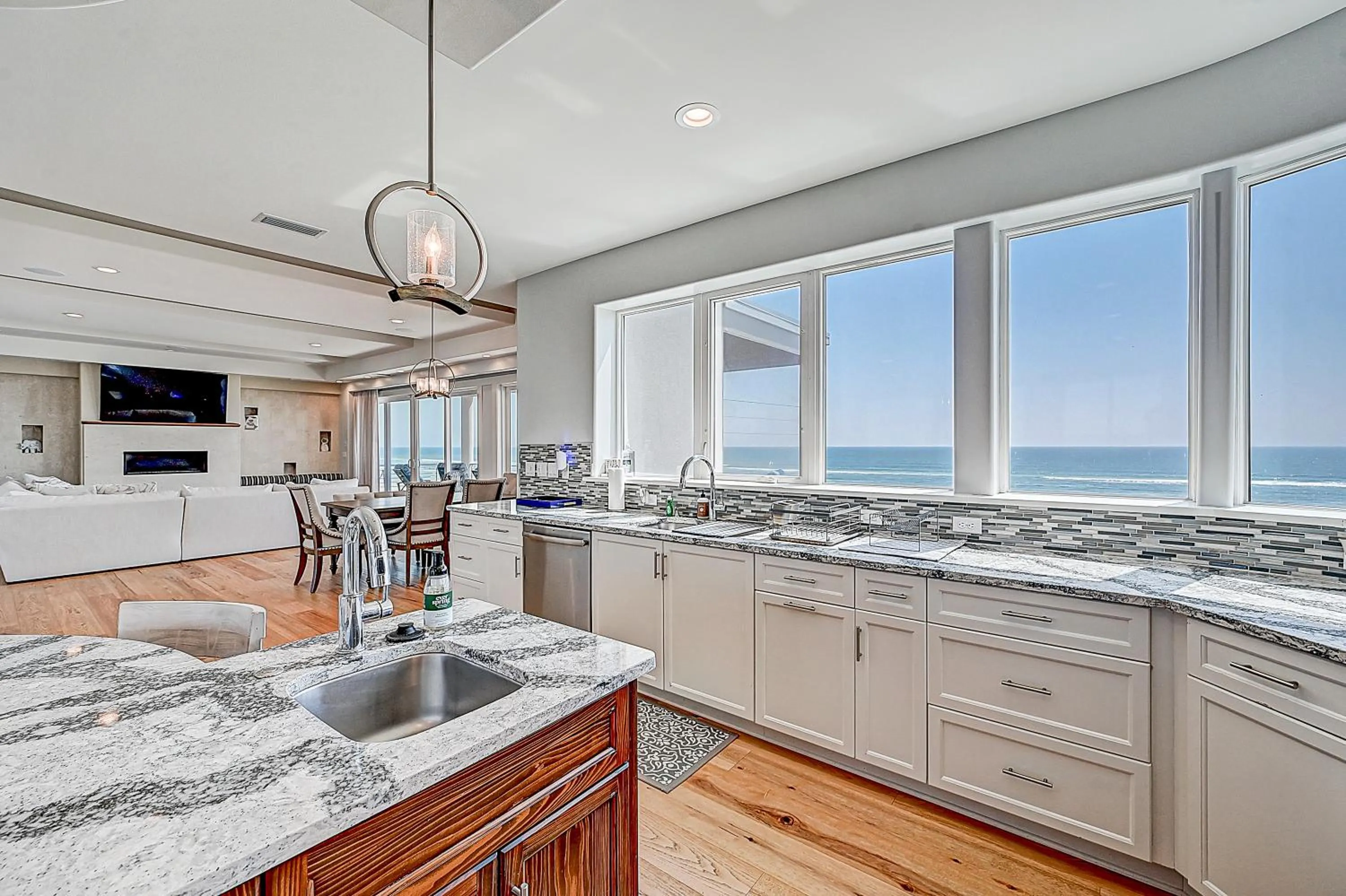 Kitchen or kitchenette in Ocean Paradise
