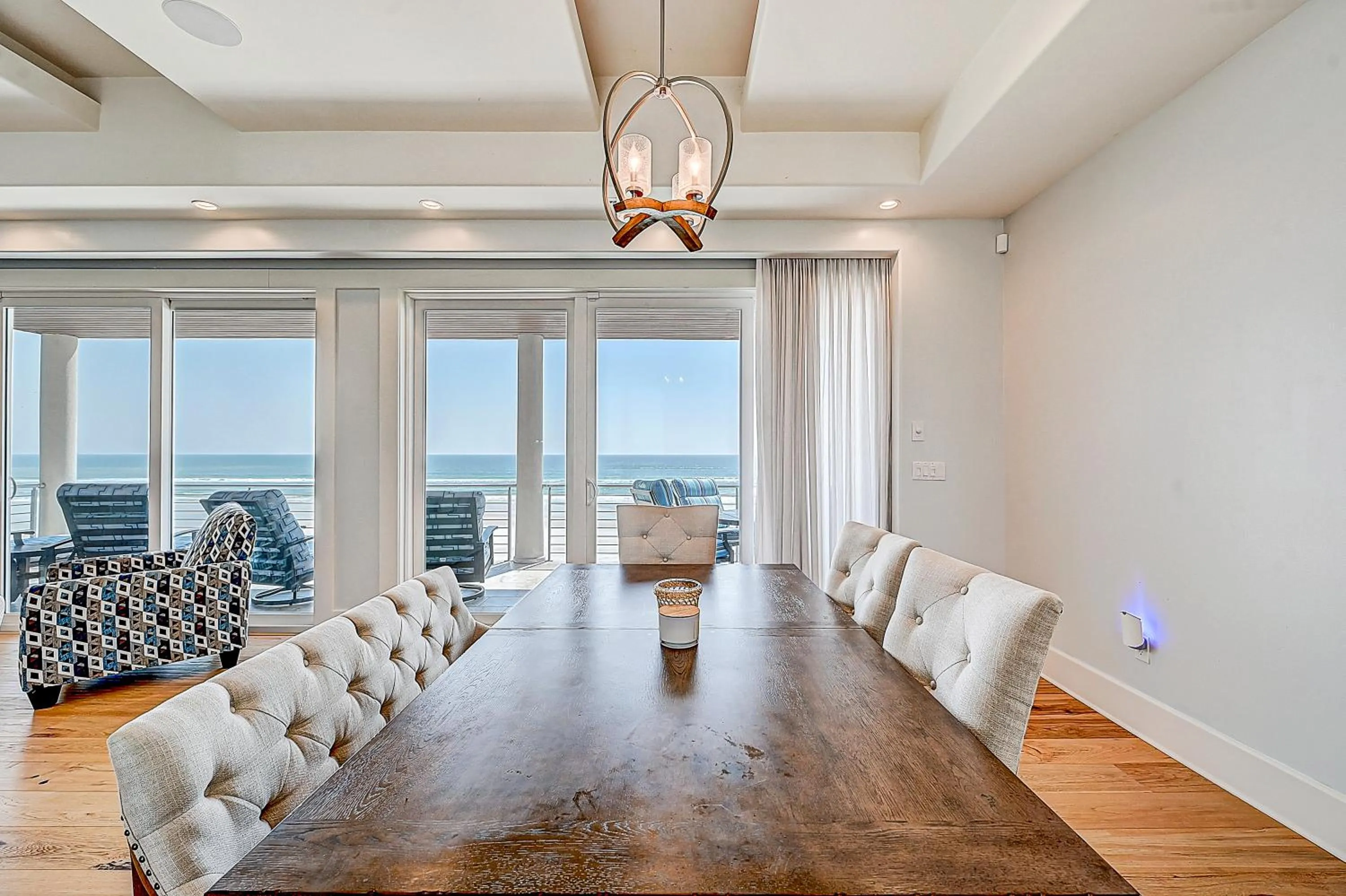 Photo of the whole room in Ocean Paradise