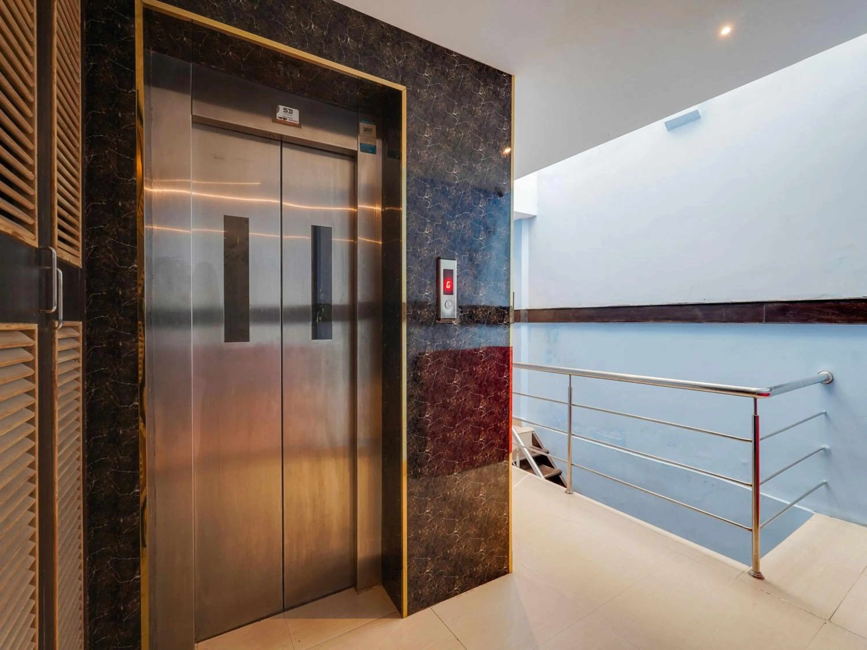 Lobby or reception in Al Noor Residency Business Class Hotel