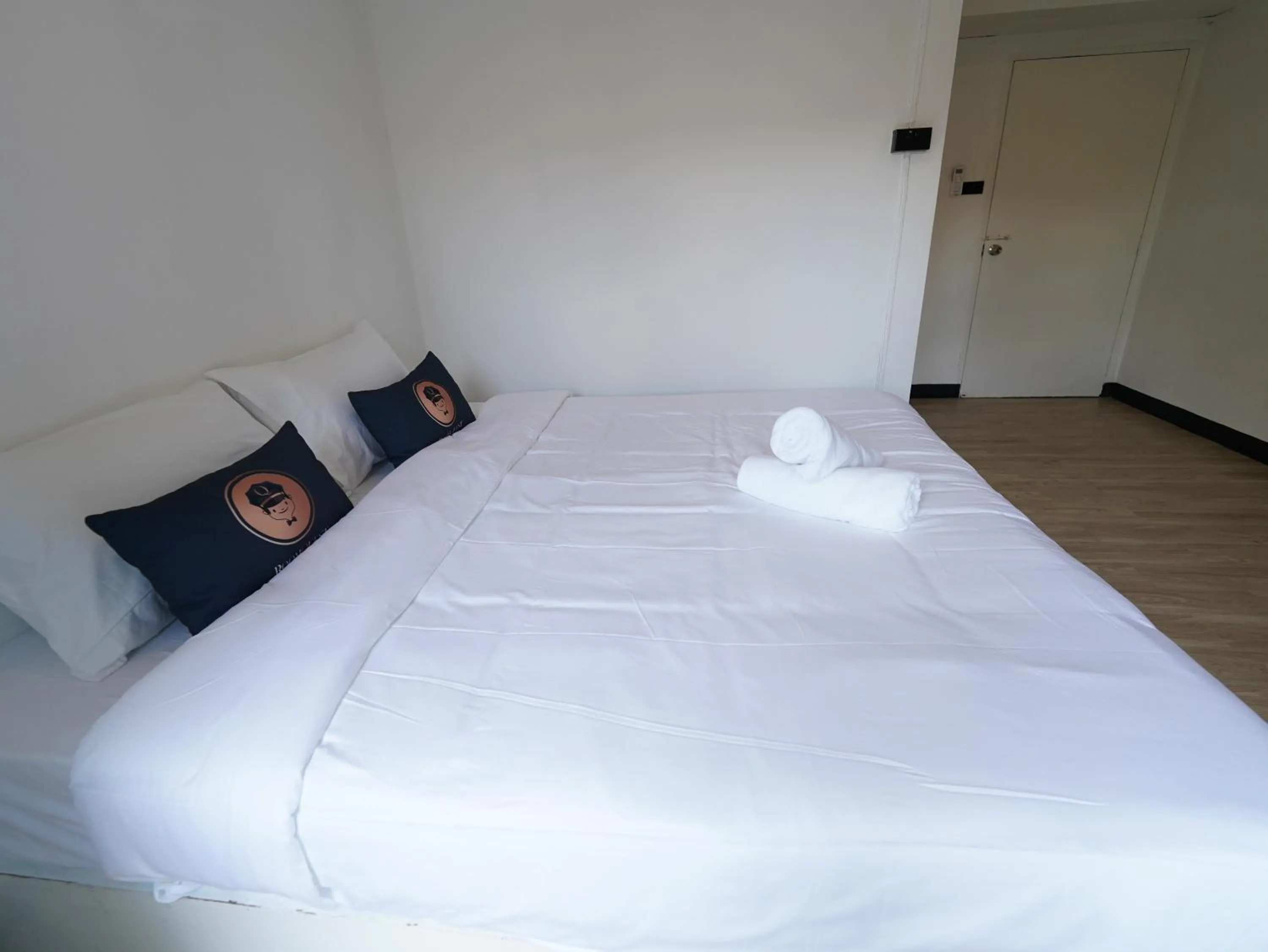 Bedroom, Bed in RoomQuest IT Square Don Mueang Airport