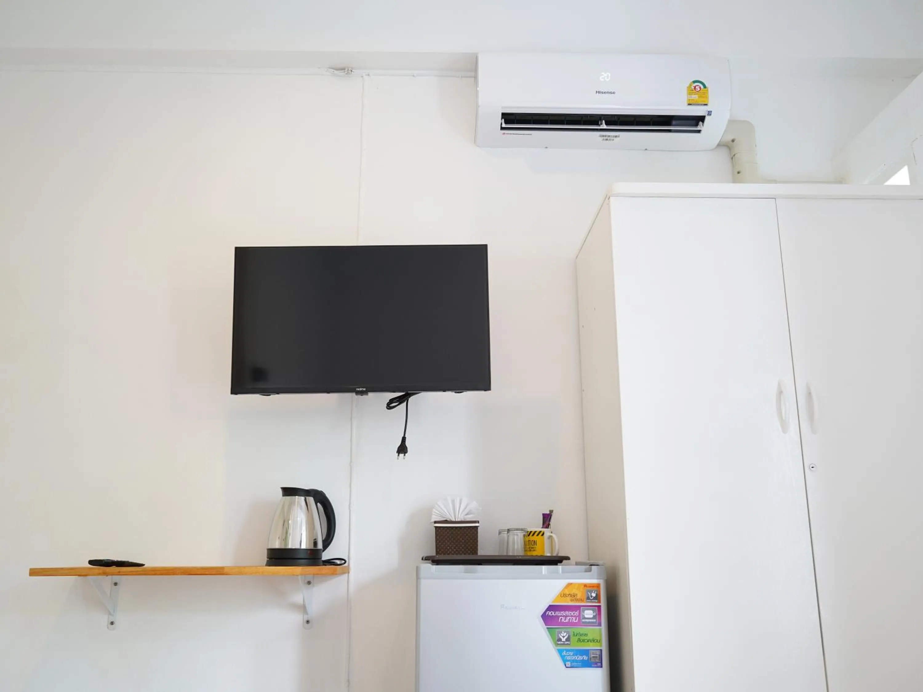 TV and multimedia in RoomQuest IT Square Don Mueang Airport