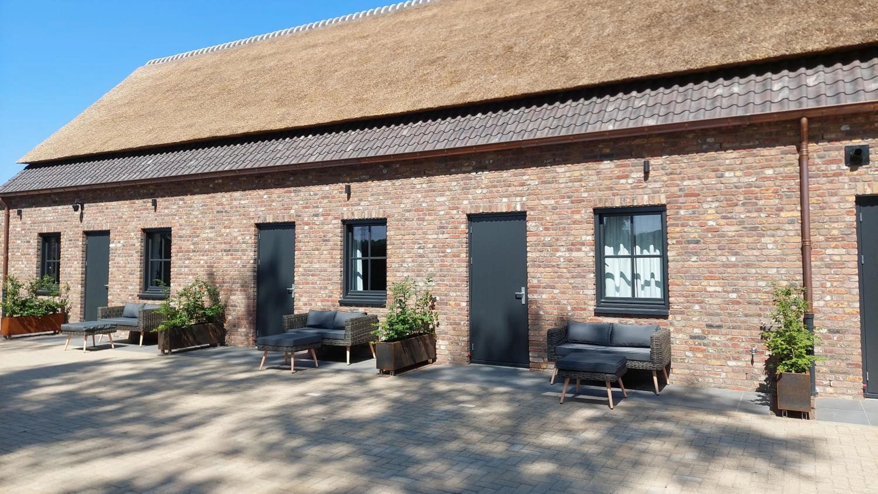 Day, Property Building in B en B Stipdonk