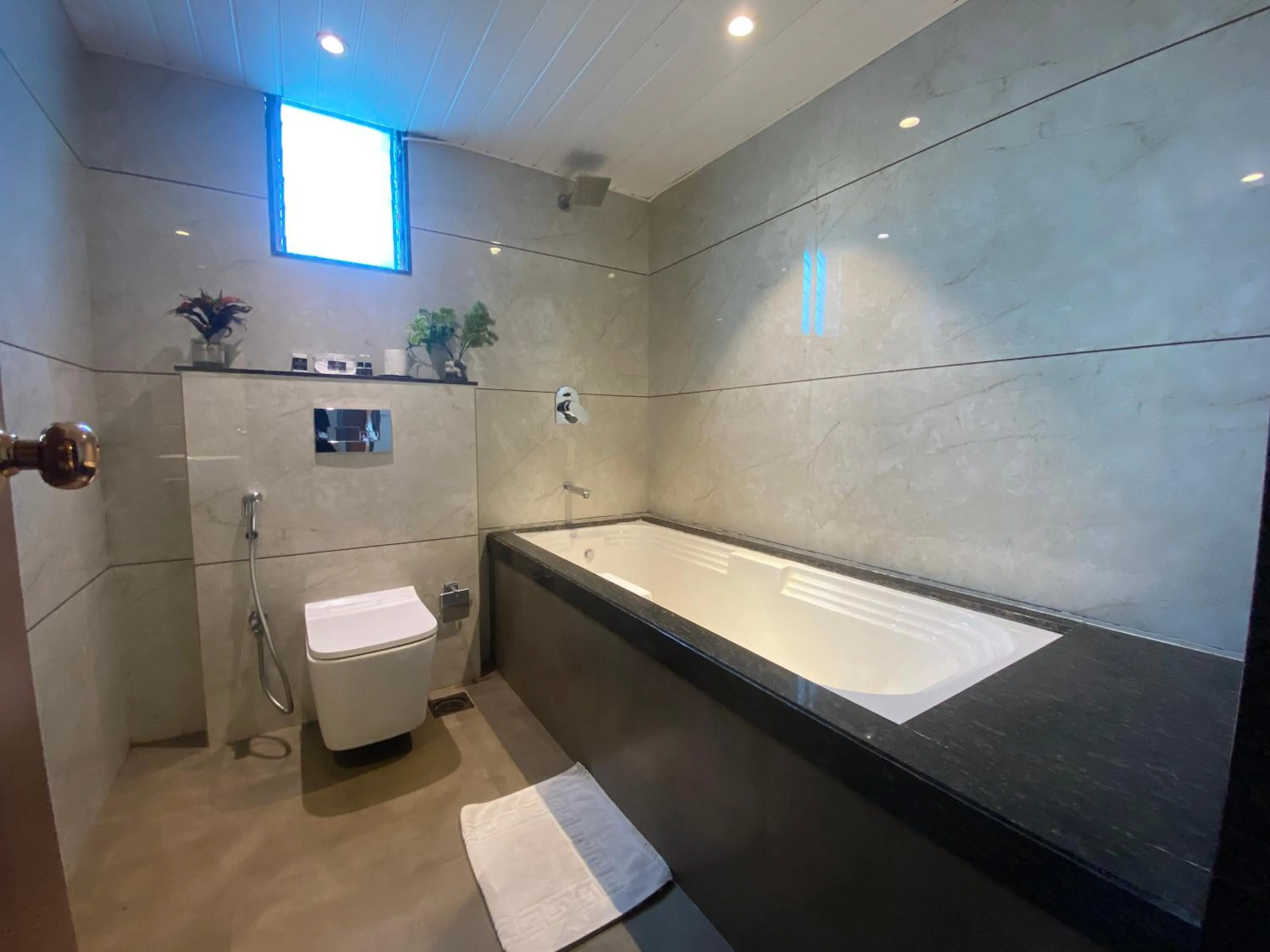 Bathroom in Hotel Czar Inn - Vashi Navi Mumbai