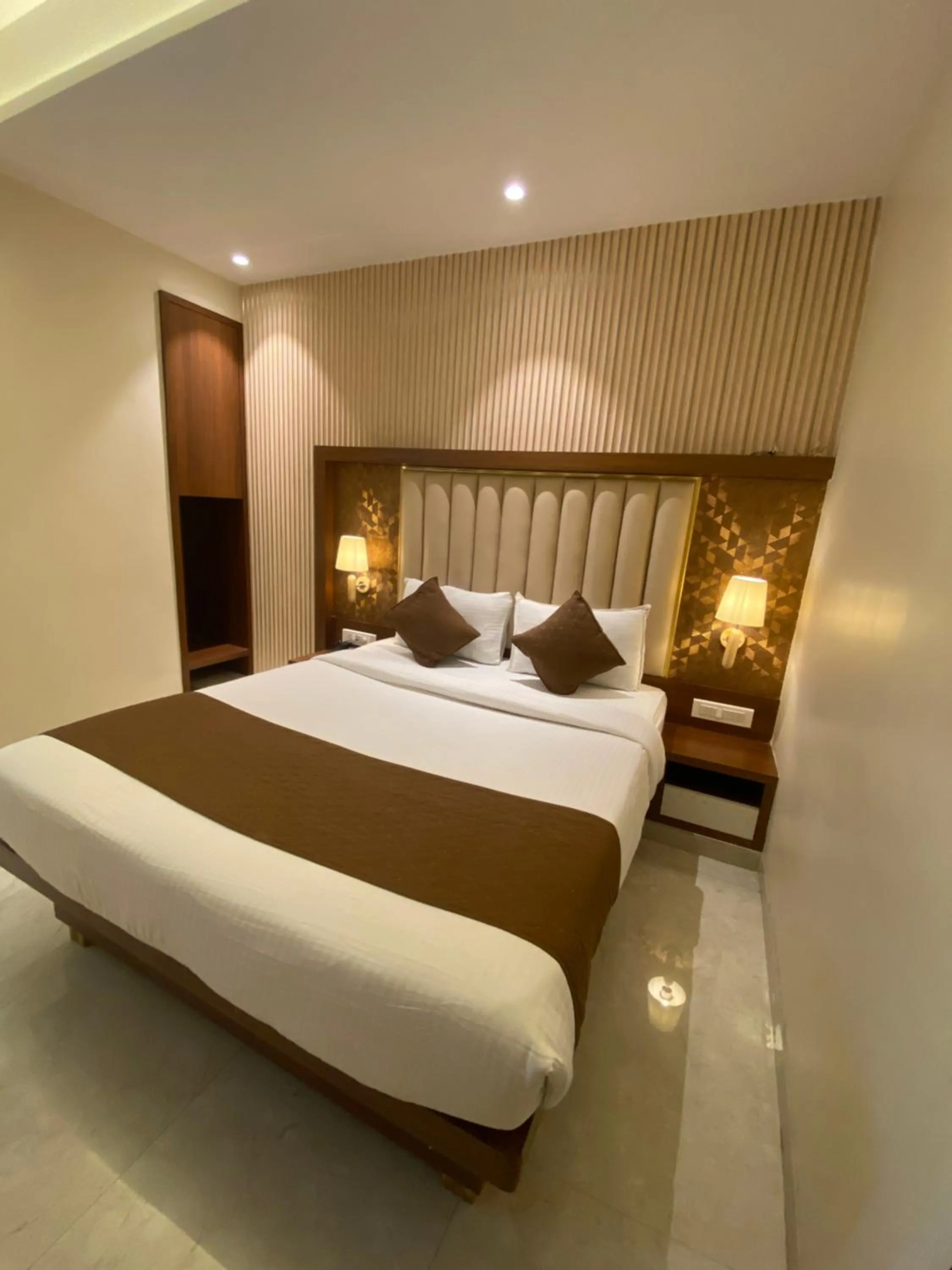 Bed in Hotel Czar Inn - Vashi Navi Mumbai