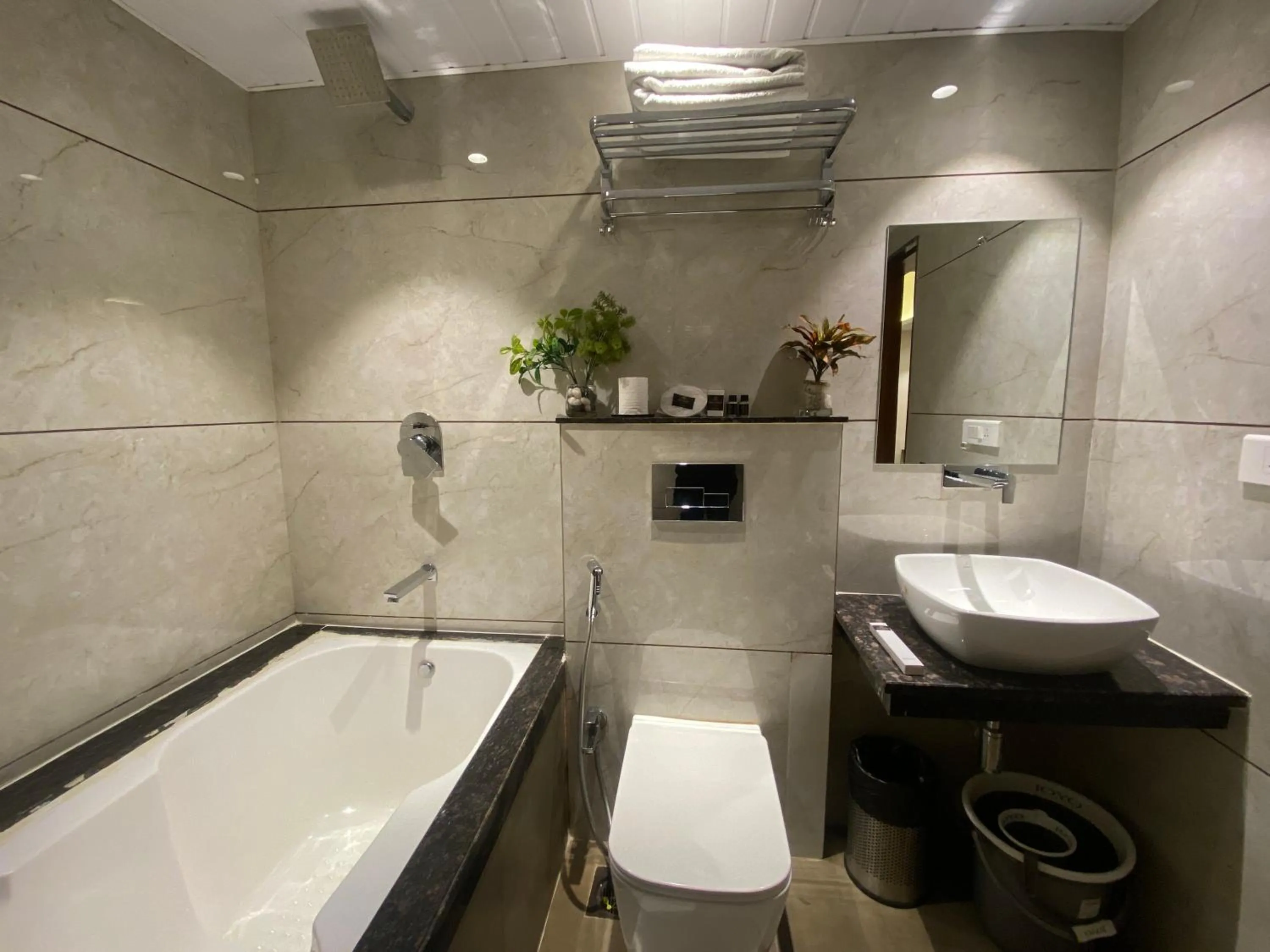 Bathroom in Hotel Czar Inn - Vashi Navi Mumbai