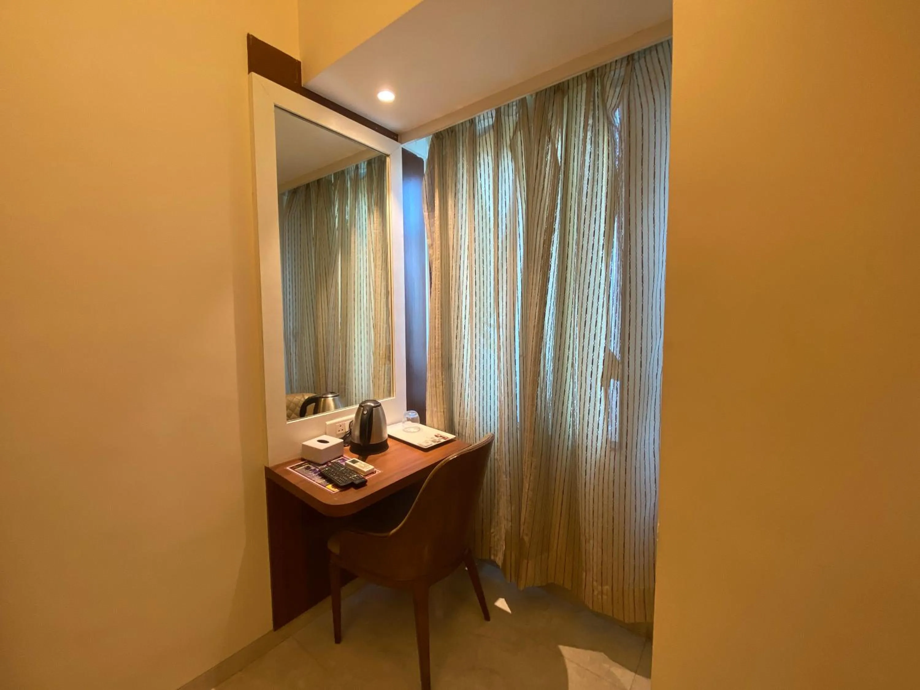 Area and facilities in Hotel Czar Inn - Vashi Navi Mumbai