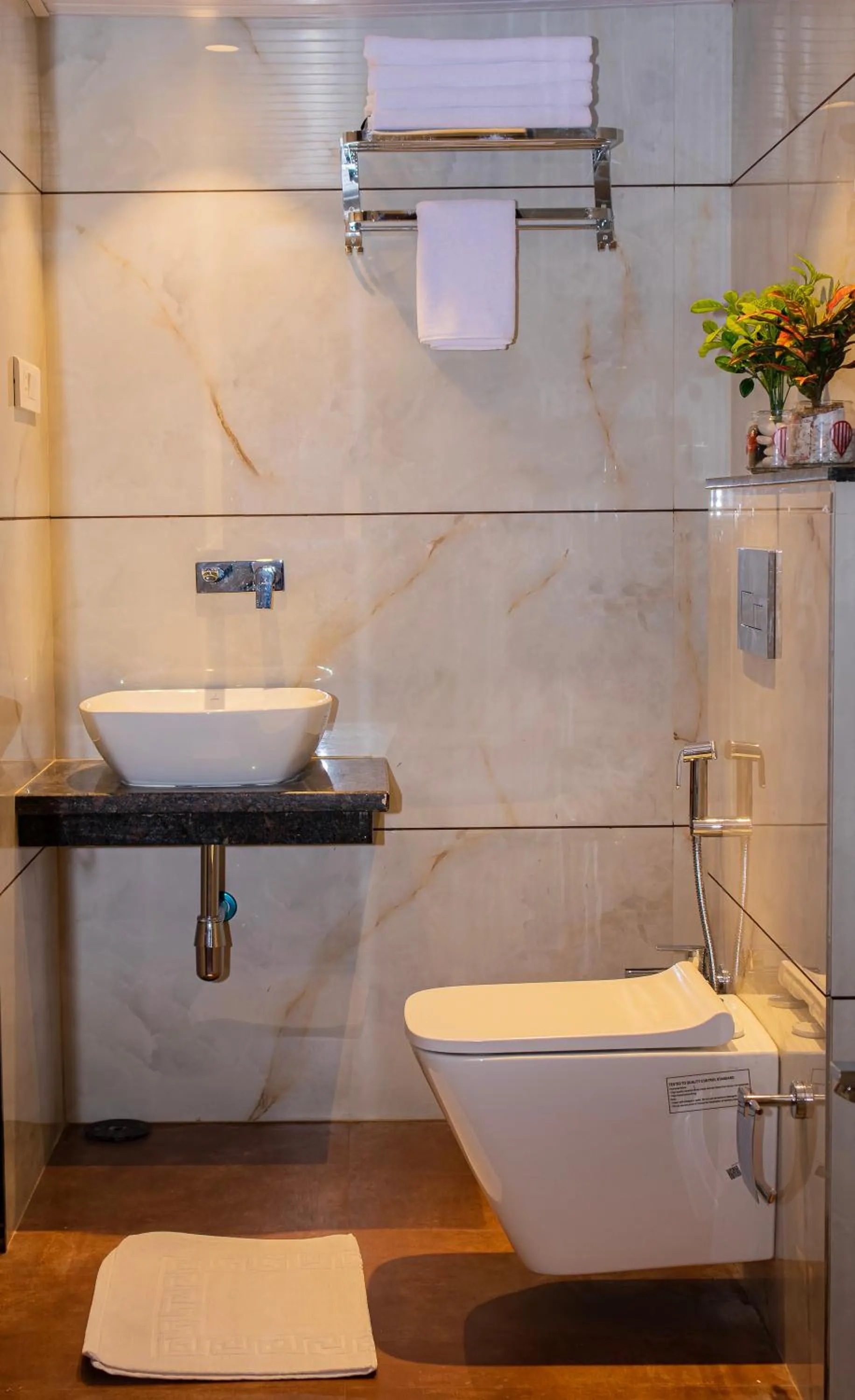 Bathroom in Hotel Czar Inn - Vashi Navi Mumbai