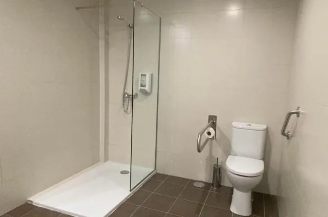 Bathroom in Hotel-Asador Montes Oretanos