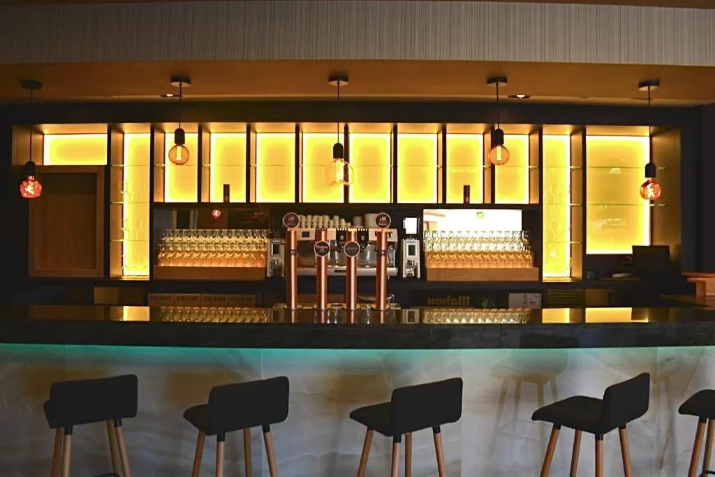 Lounge or bar in Hotel-Asador Montes Oretanos