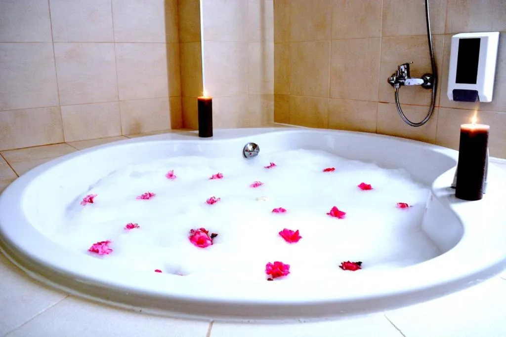 Hot Tub in Hotel-Asador Montes Oretanos