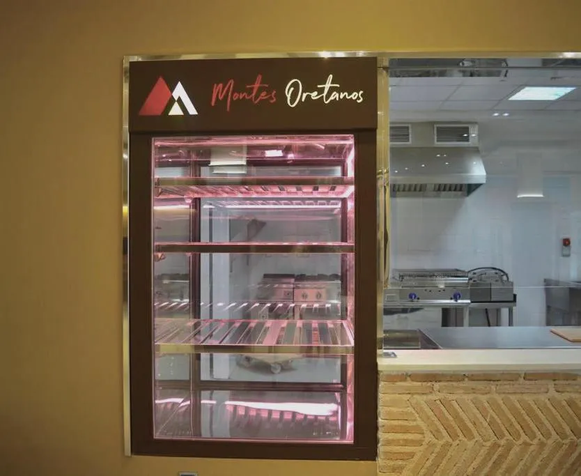 Restaurant/places to eat in Hotel-Asador Montes Oretanos