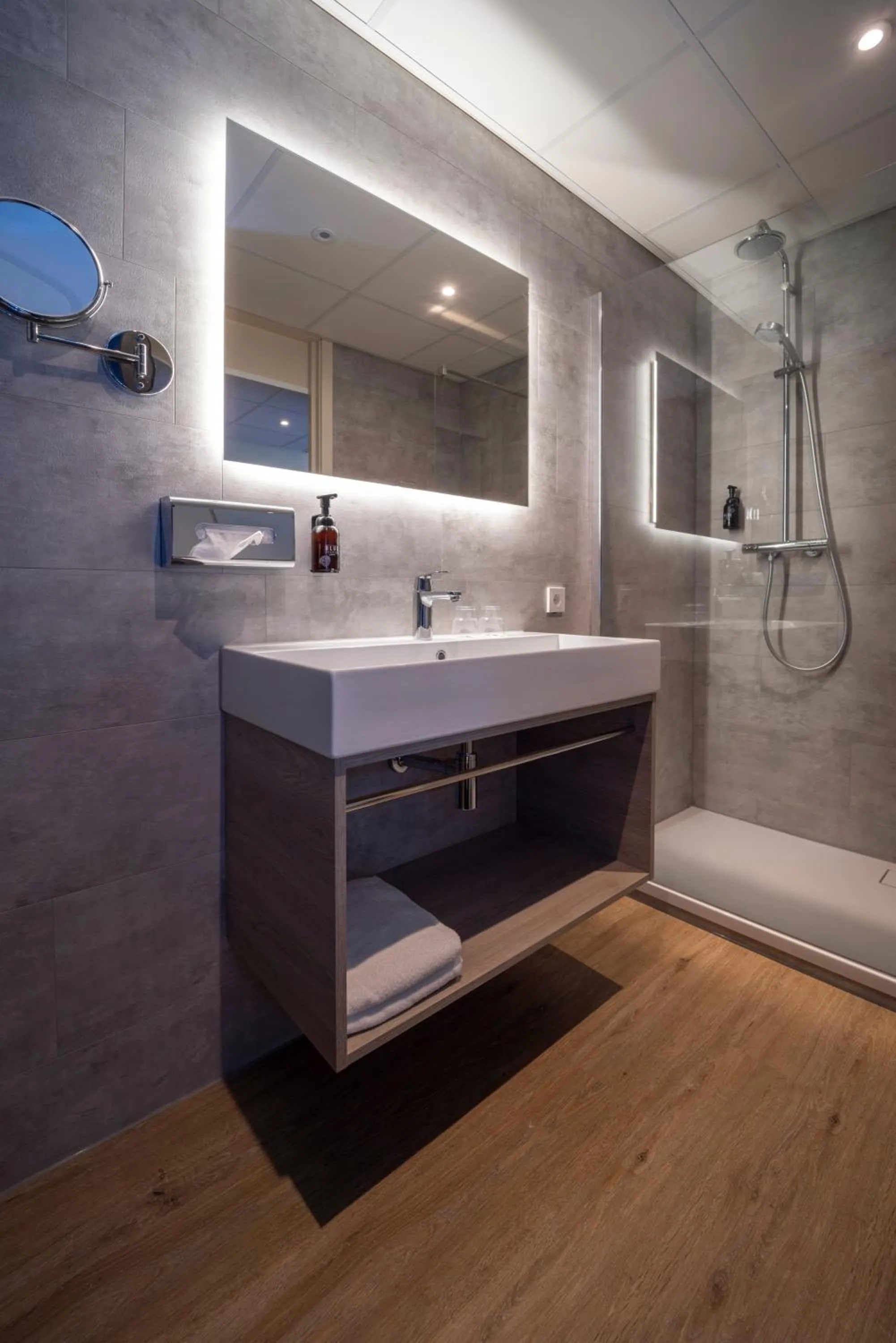 Bathroom in Fletcher Hotel Restaurant Erica