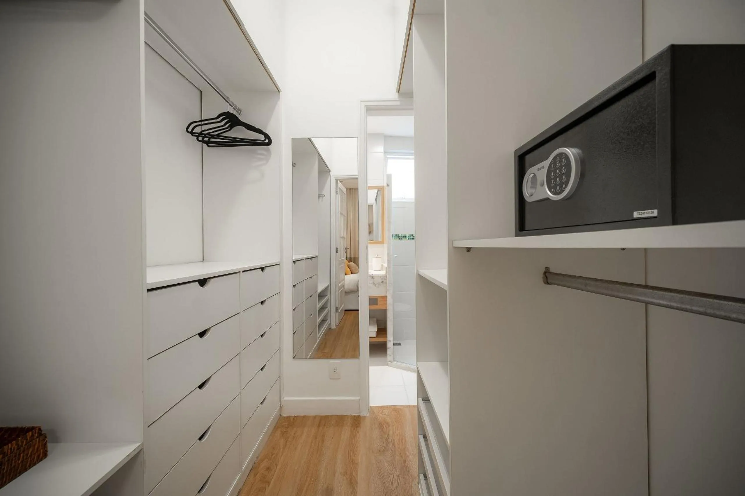 Bedroom in Apartamento recém reformado no Leblon