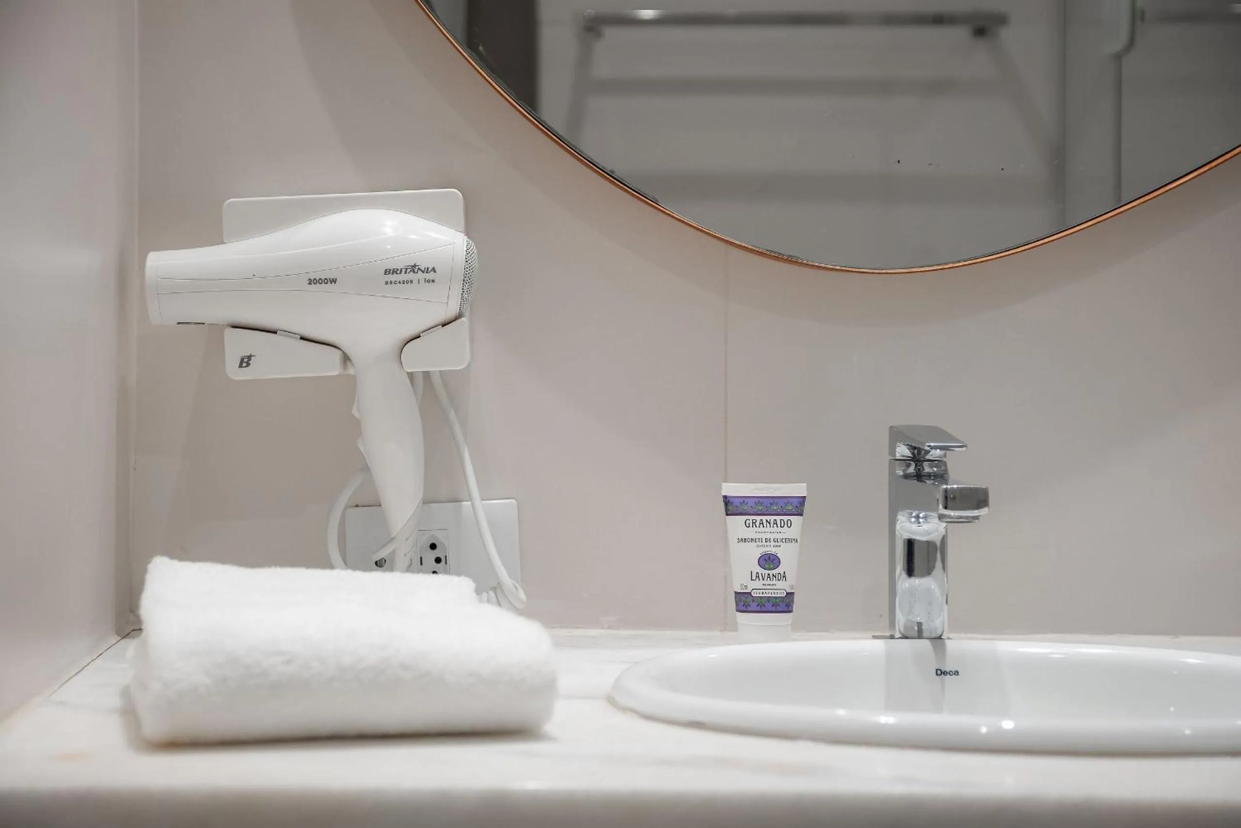 Toilet in Apartamento recém reformado no Leblon