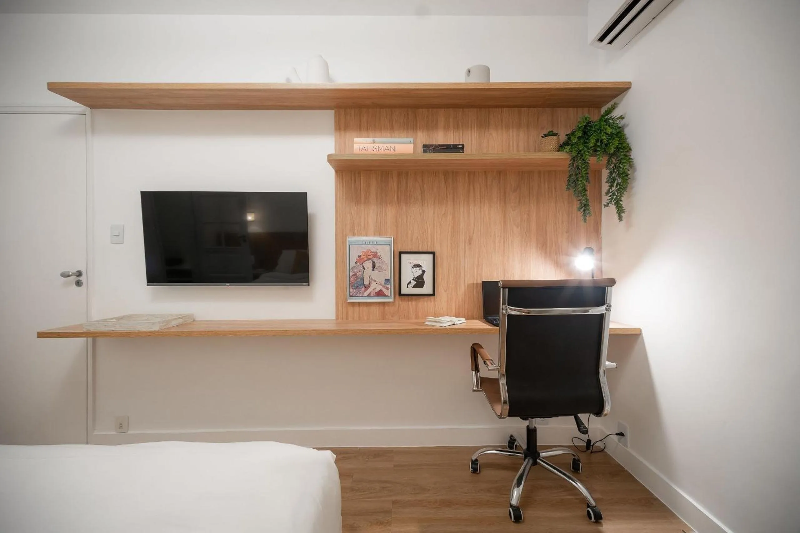 Decorative detail in Apartamento recém reformado no Leblon