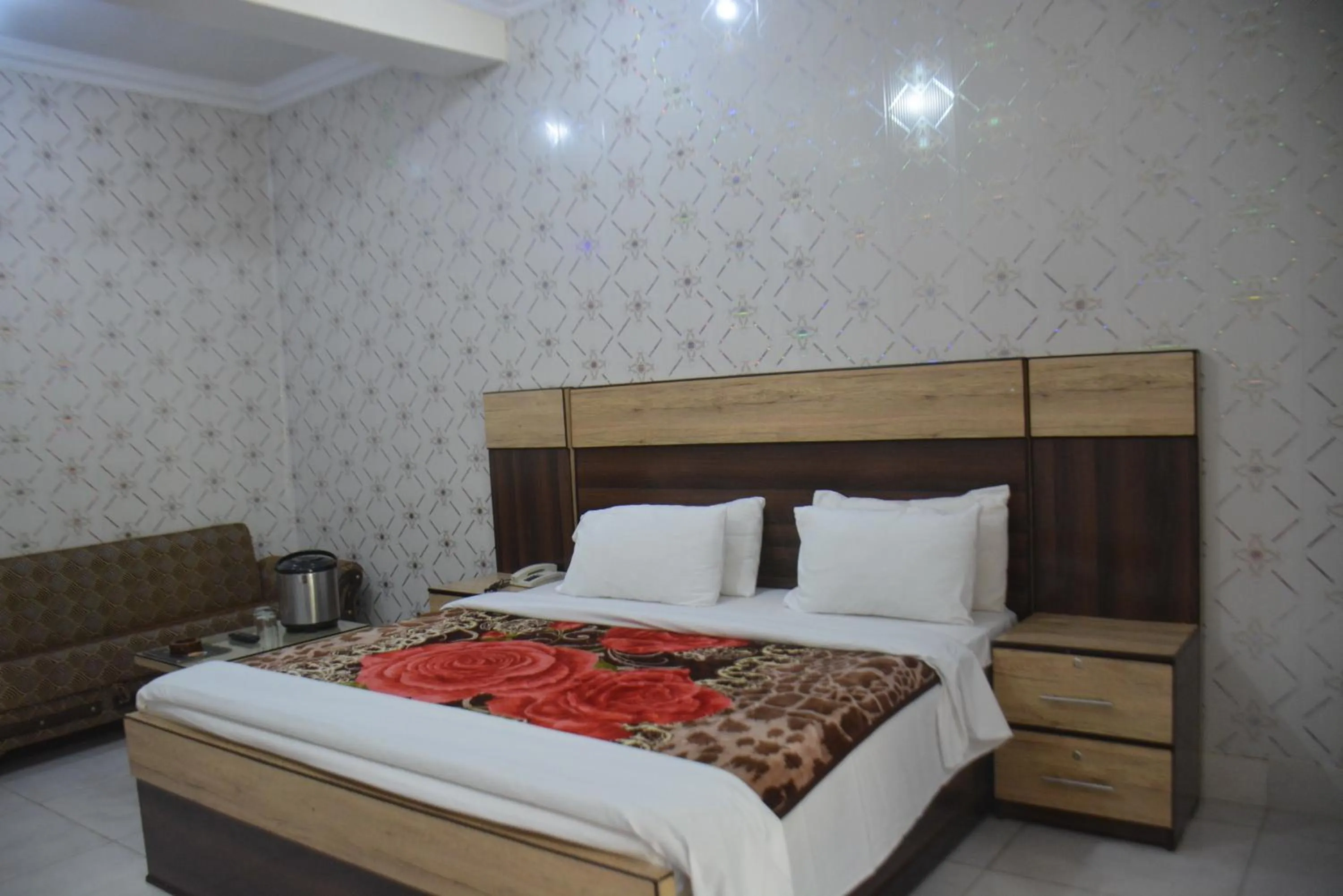 Bed in Eagle Nest, Malam Jabba by LMC