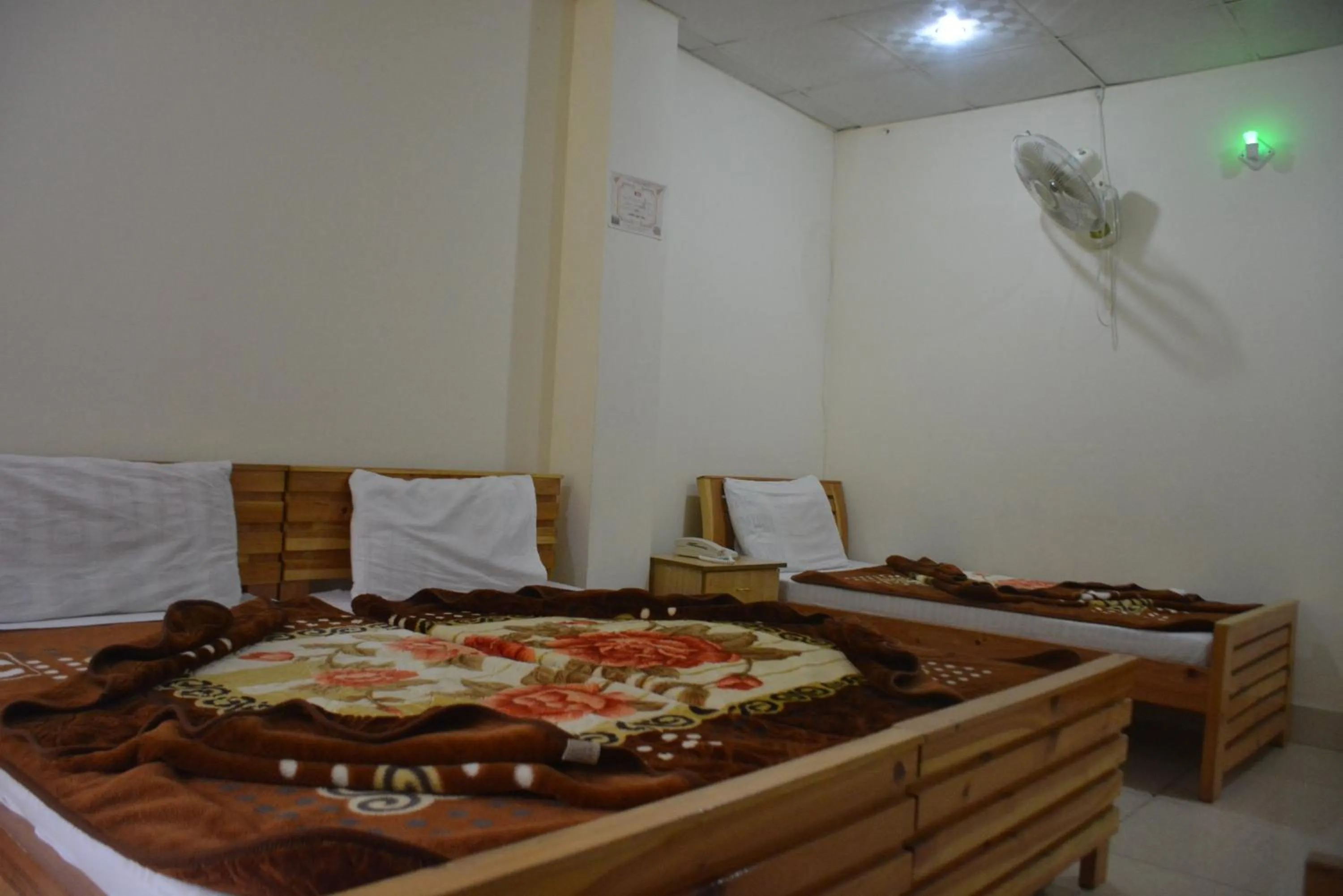 Bed in Eagle Nest, Malam Jabba by LMC